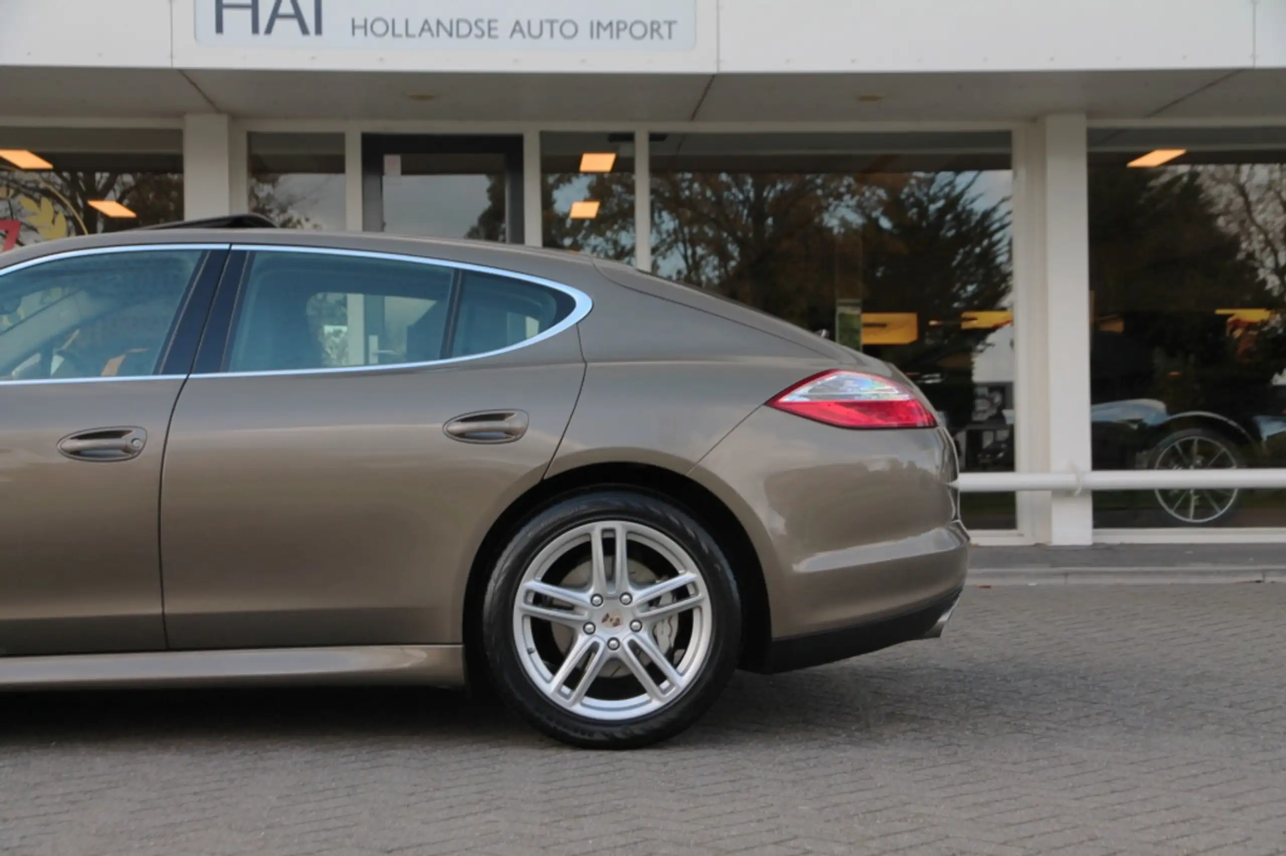 Porsche - Panamera