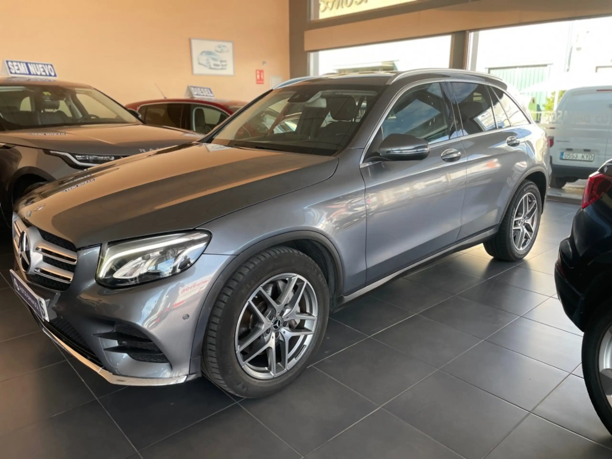 Mercedes-Benz - GLC 220