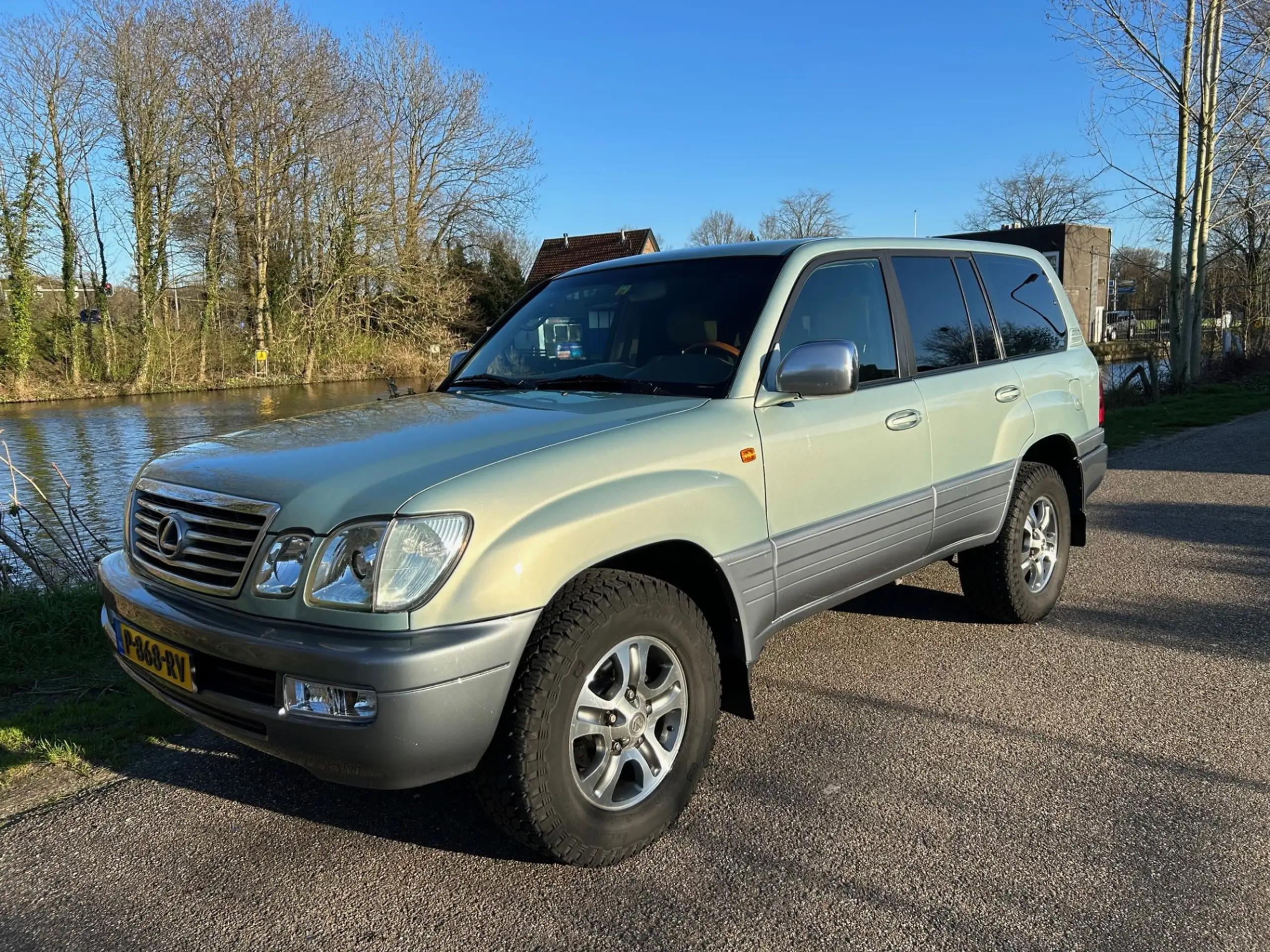 Lexus - LX 470