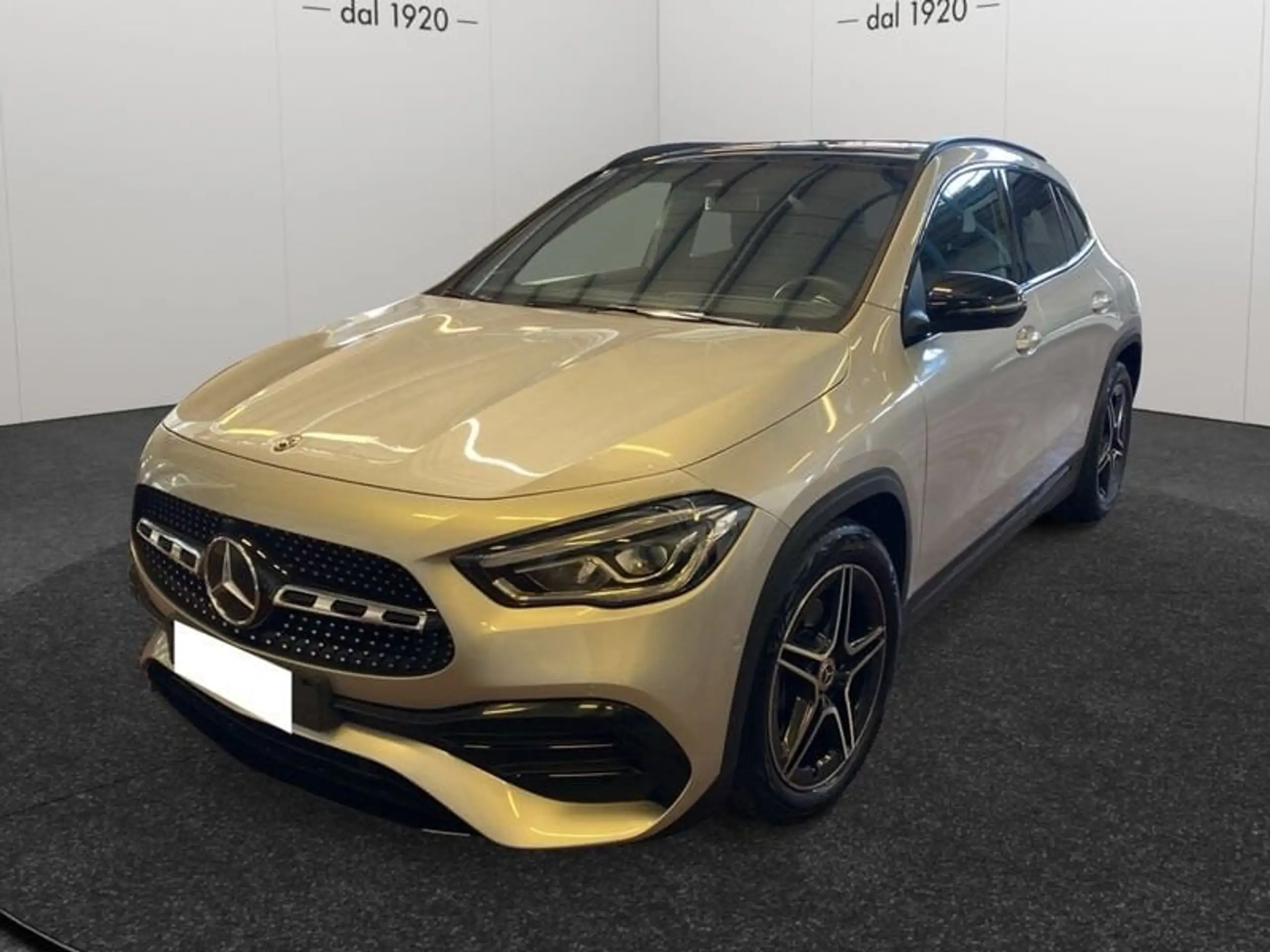 Mercedes-Benz - GLA 200