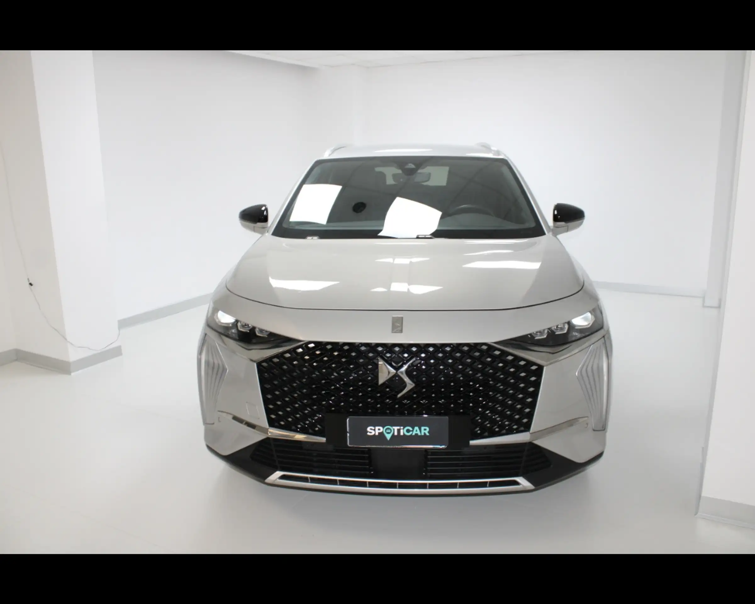 DS Automobiles - DS 7 Crossback