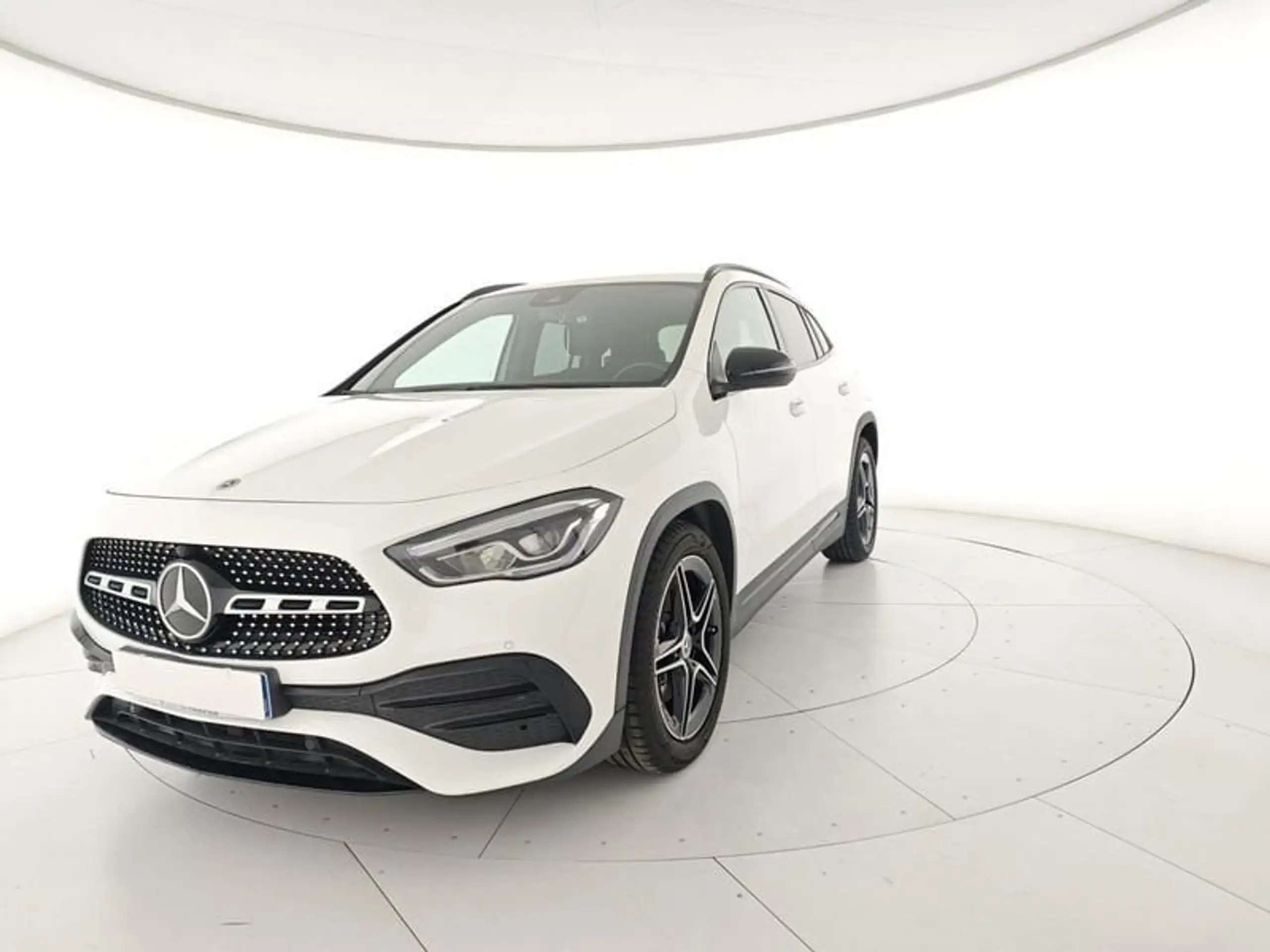 Mercedes-Benz - GLA 200