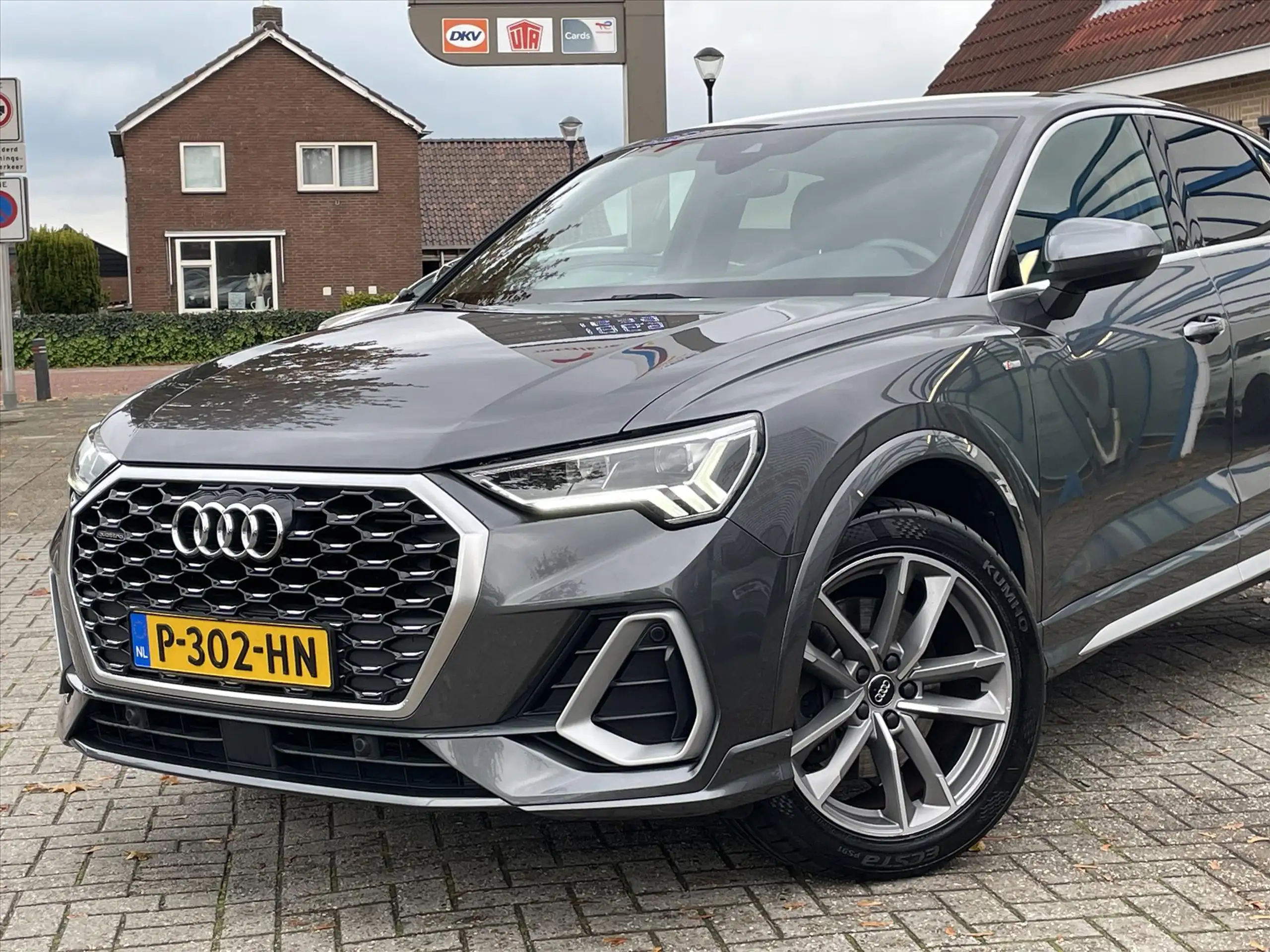 Audi - Q3