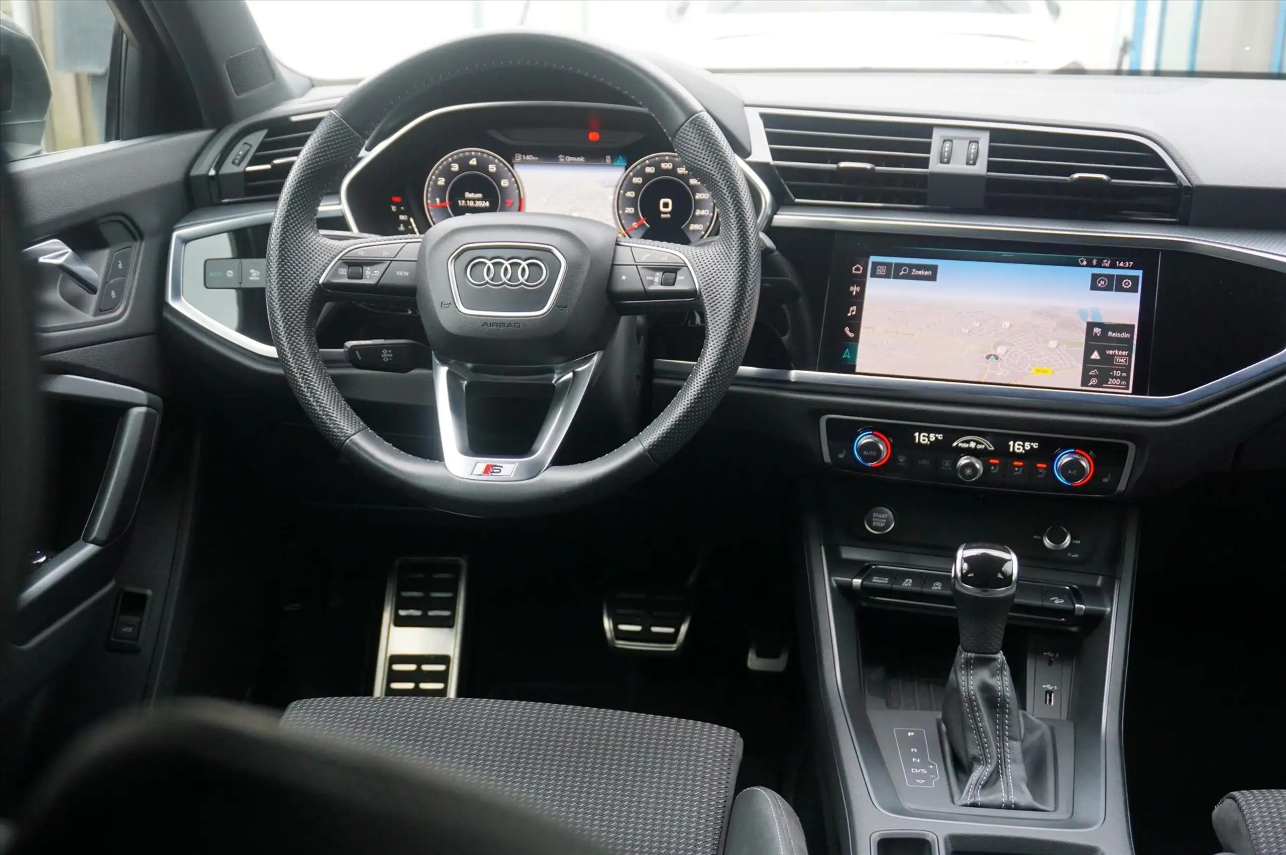 Audi - Q3