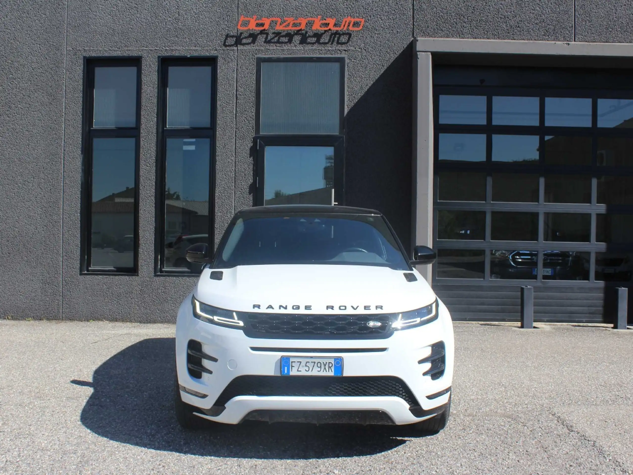 Land Rover - Range Rover Evoque