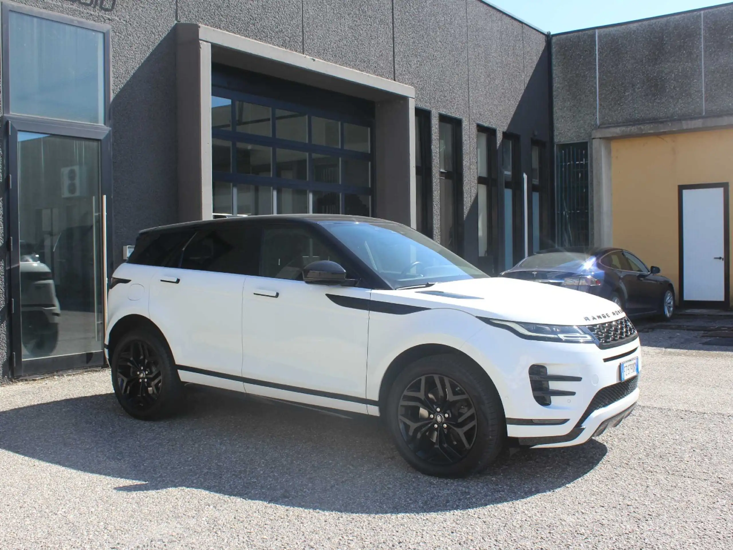 Land Rover - Range Rover Evoque