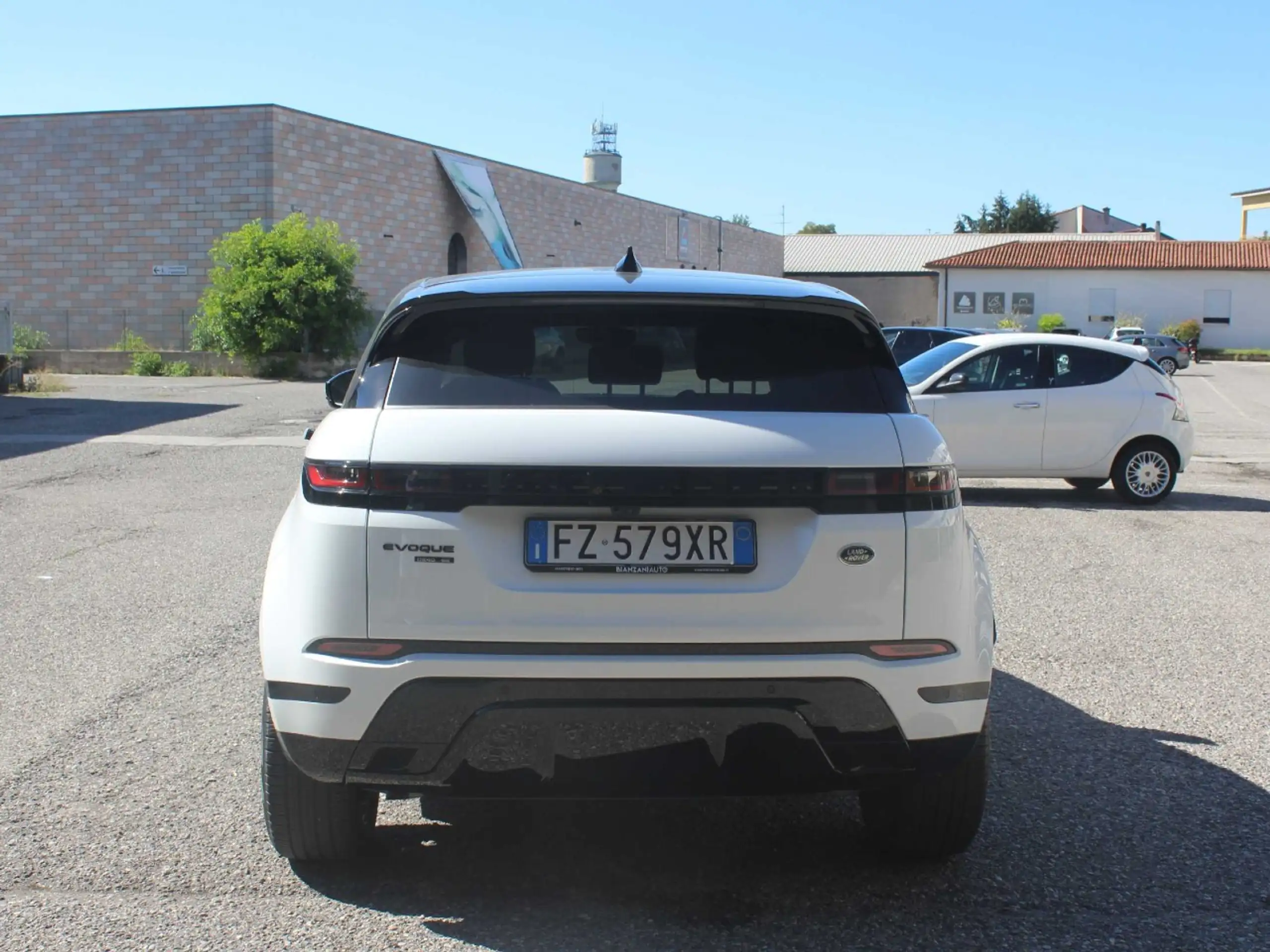 Land Rover - Range Rover Evoque