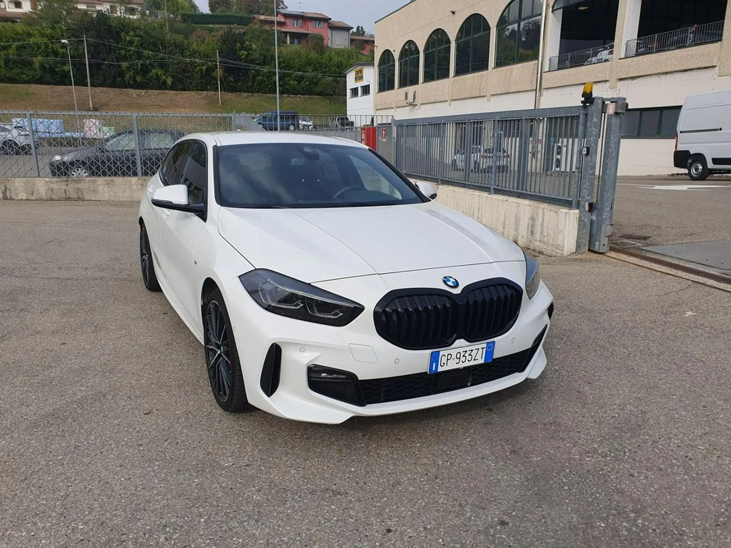 BMW - 118