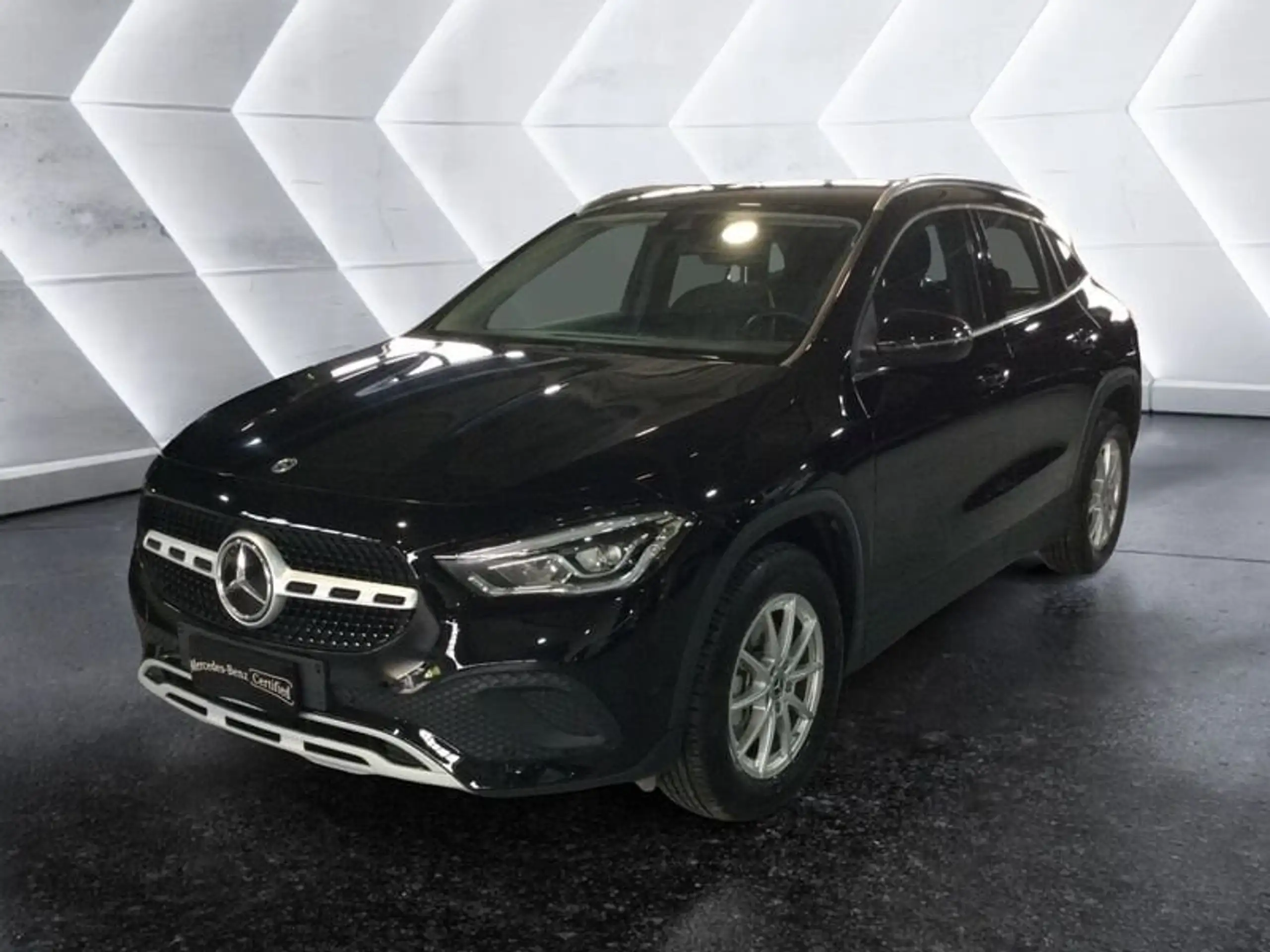 Mercedes-Benz GLA 180 2023