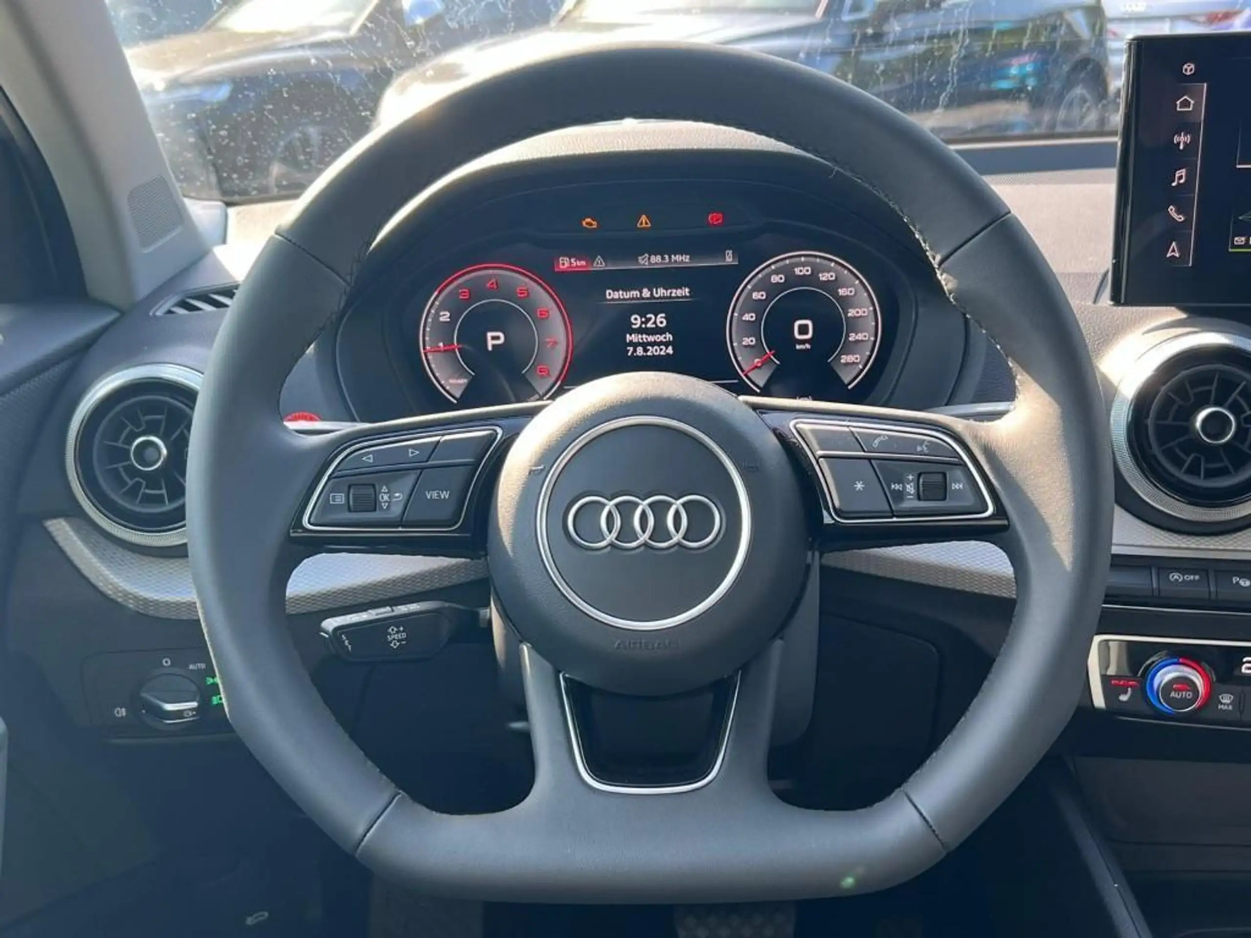 Audi - Q2