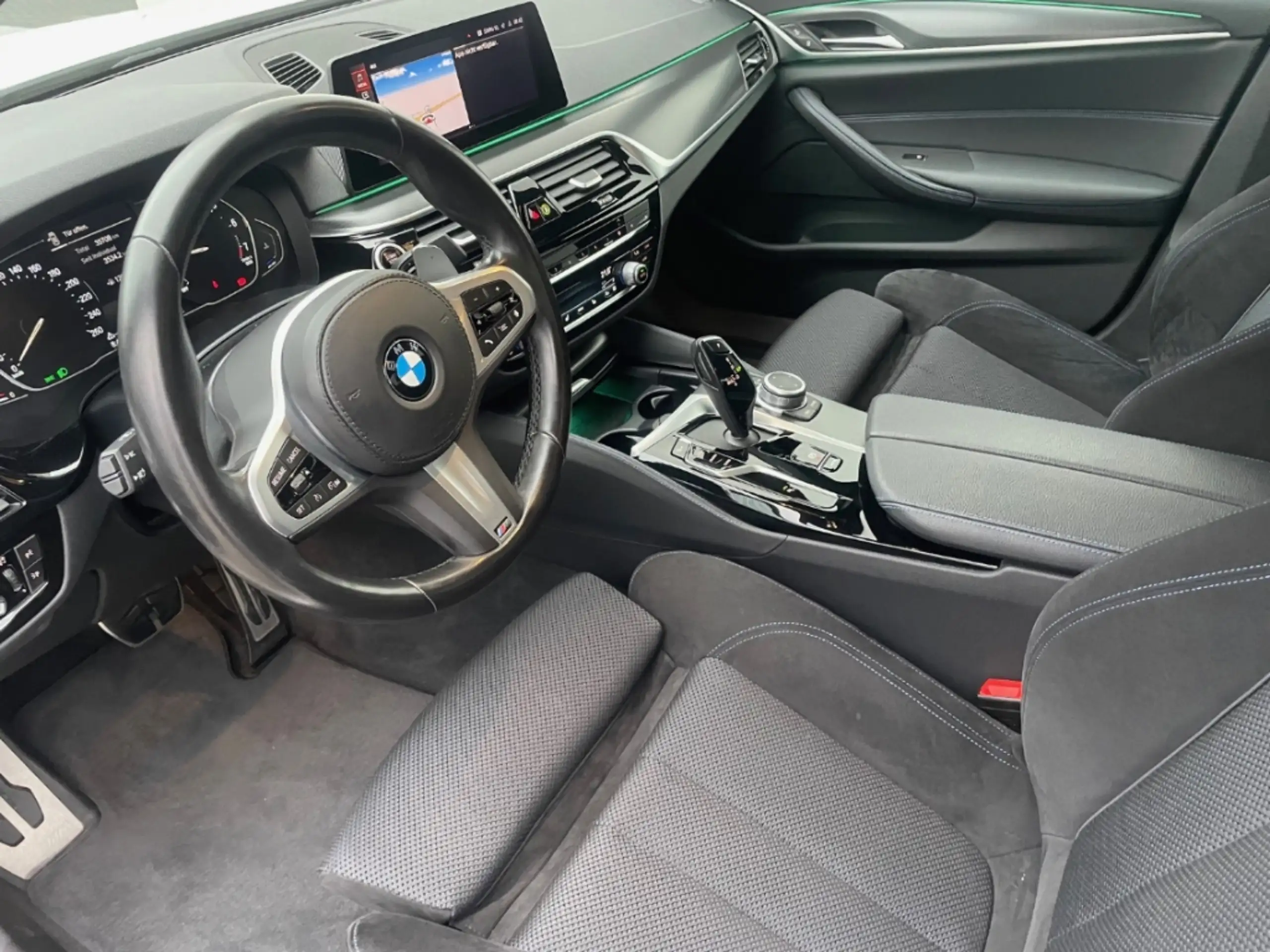 BMW - 520