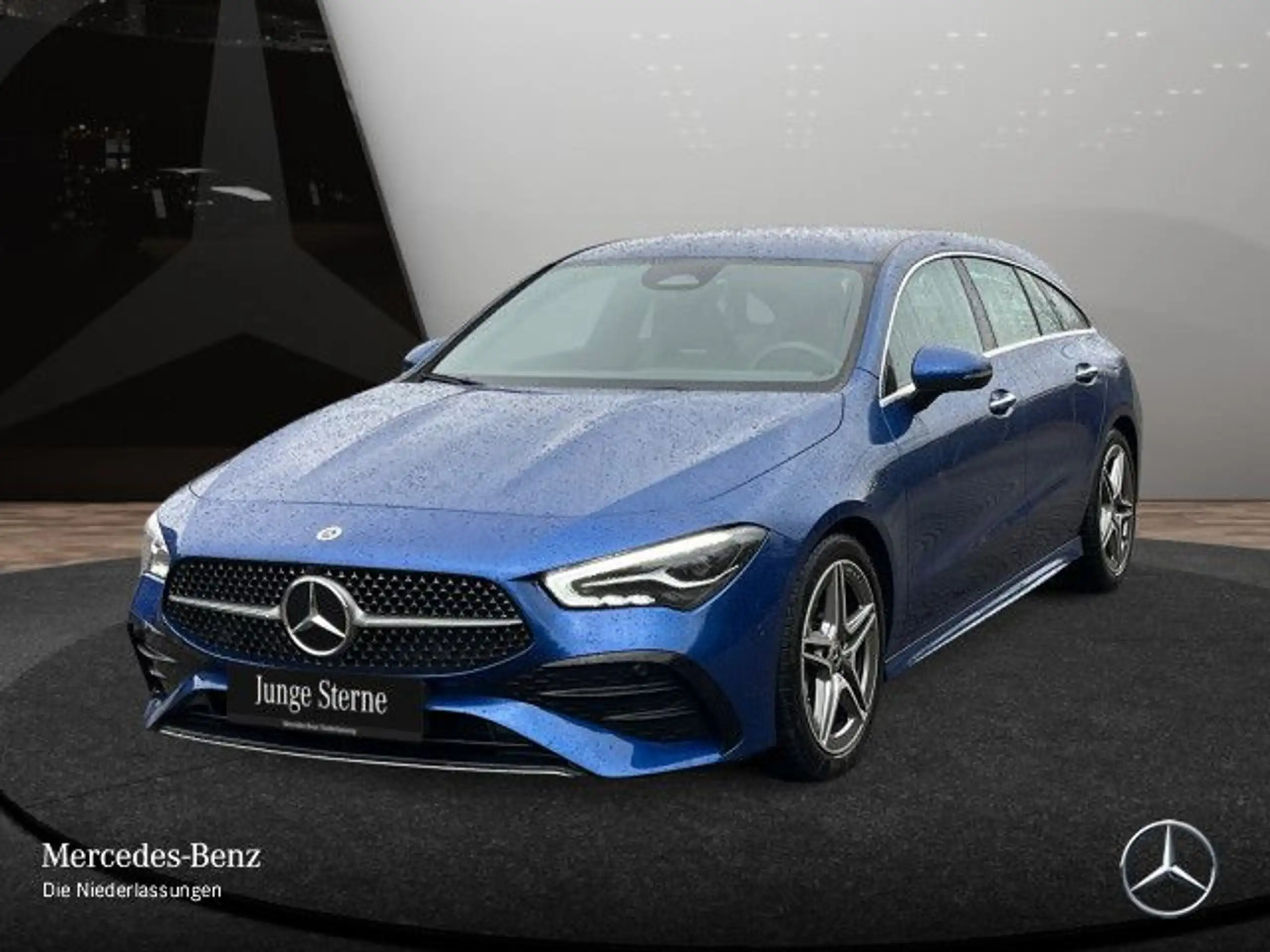 Mercedes-Benz - CLA 220