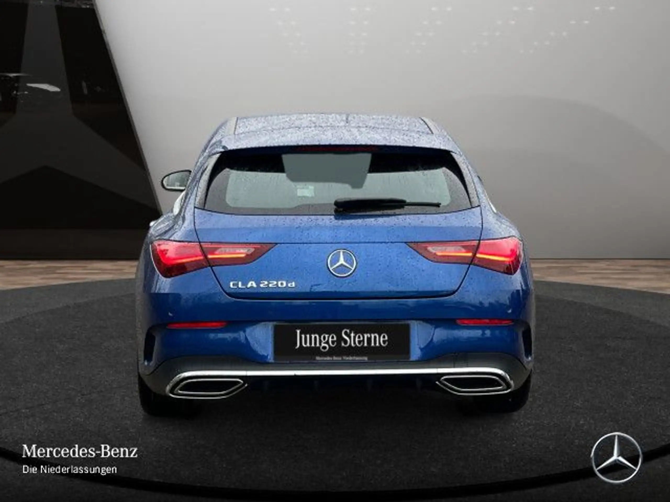 Mercedes-Benz - CLA 220