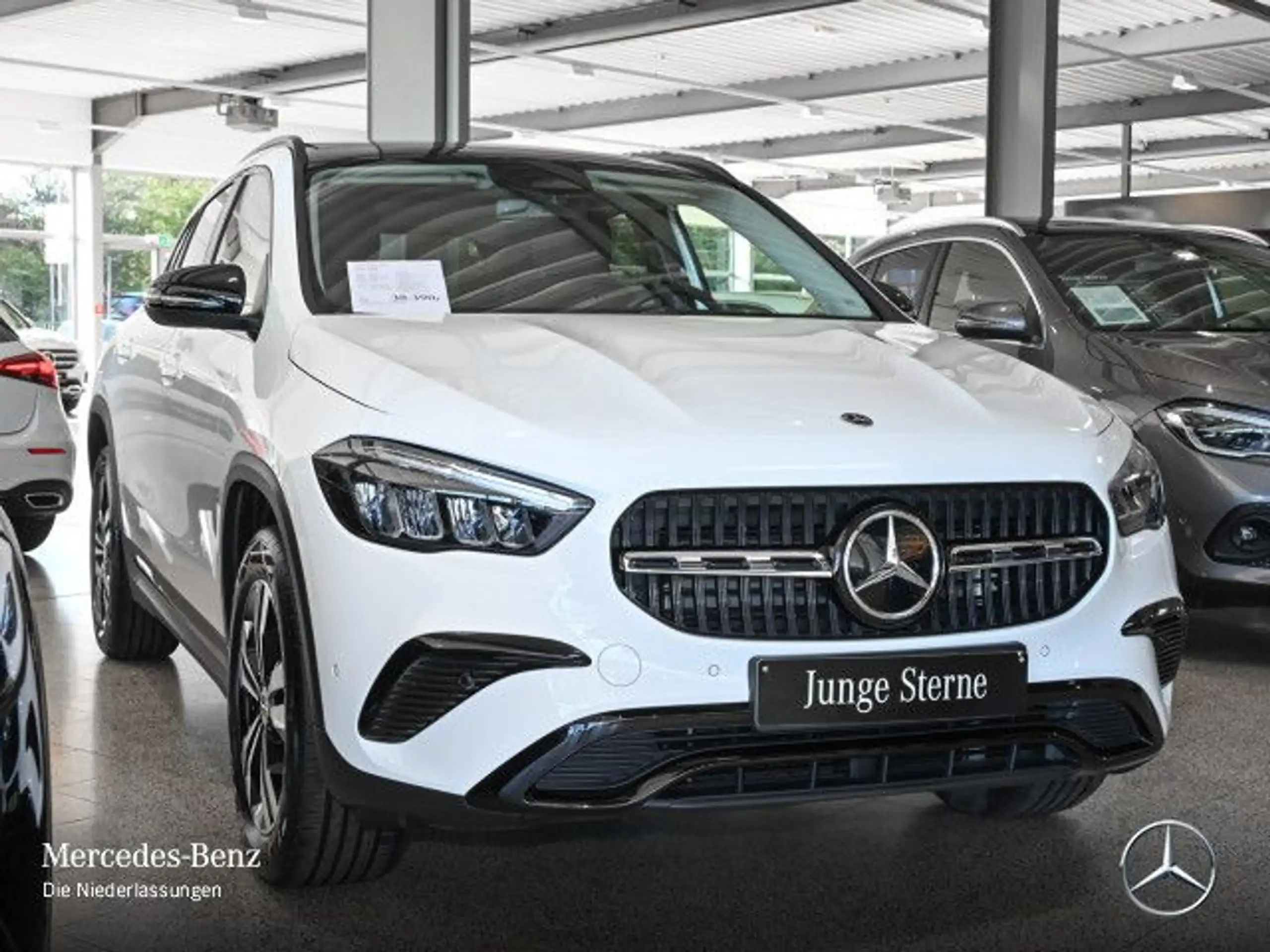 Mercedes-Benz - GLA 180