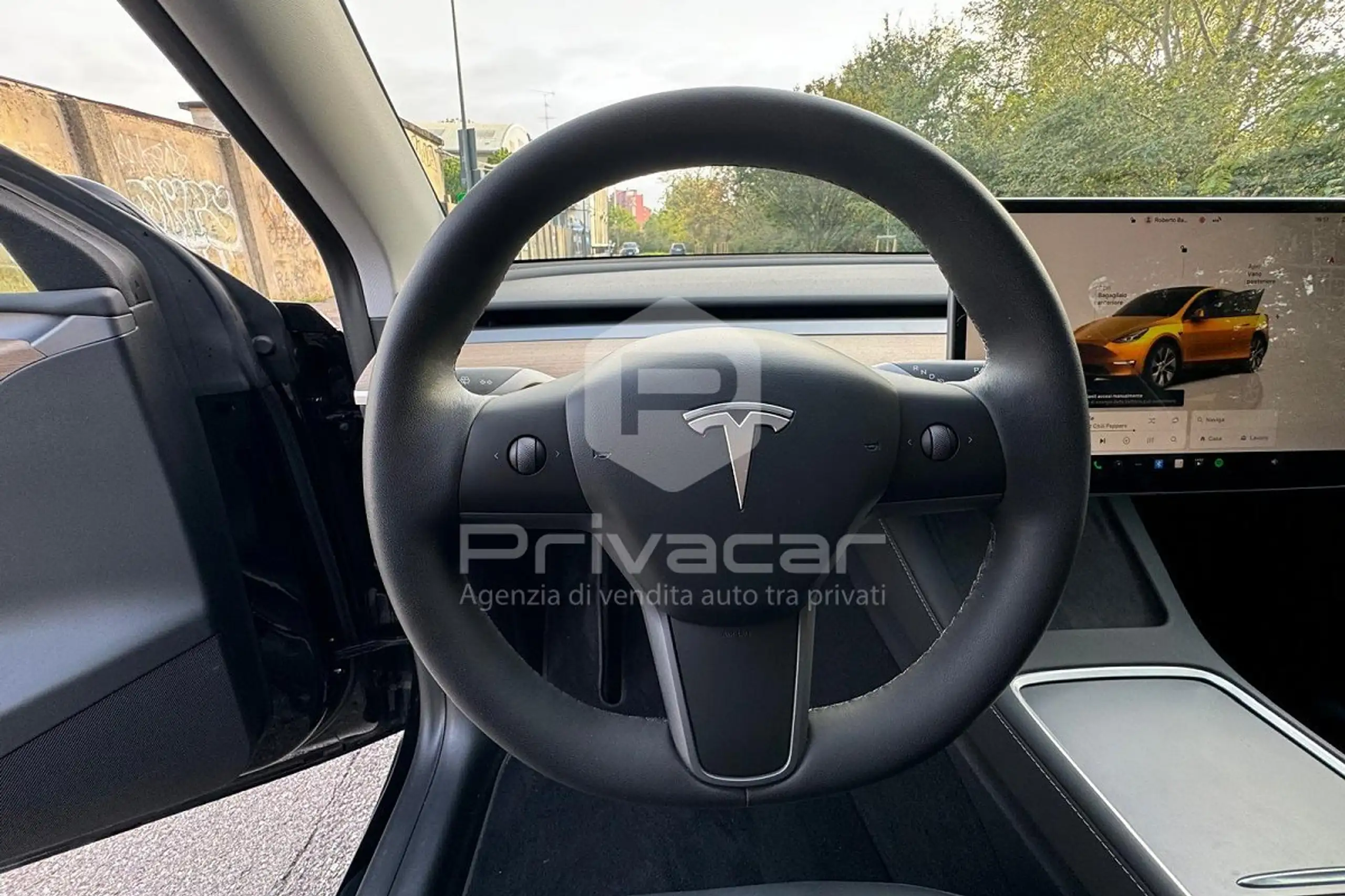 Tesla - Model Y