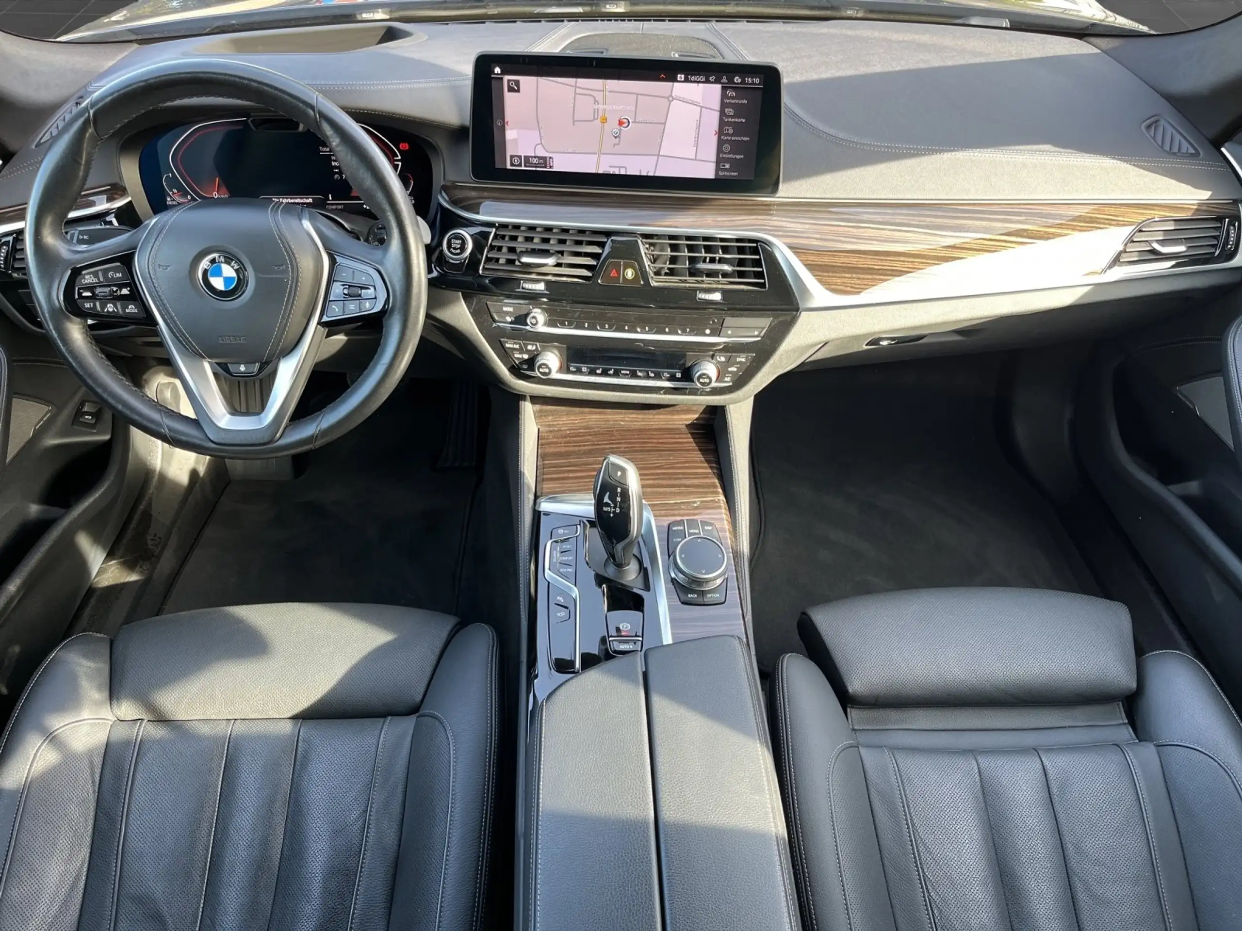 BMW - 530