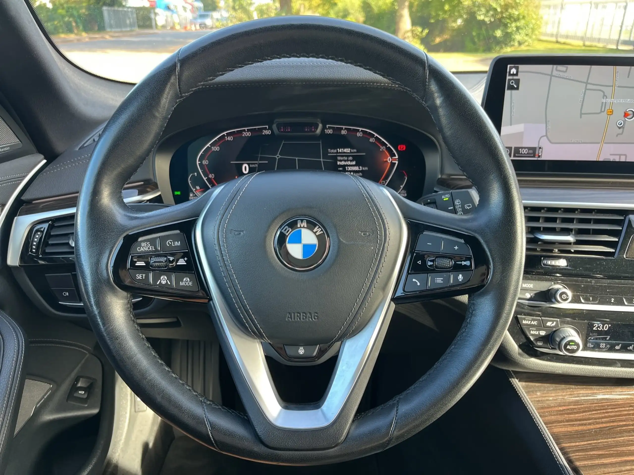 BMW - 530