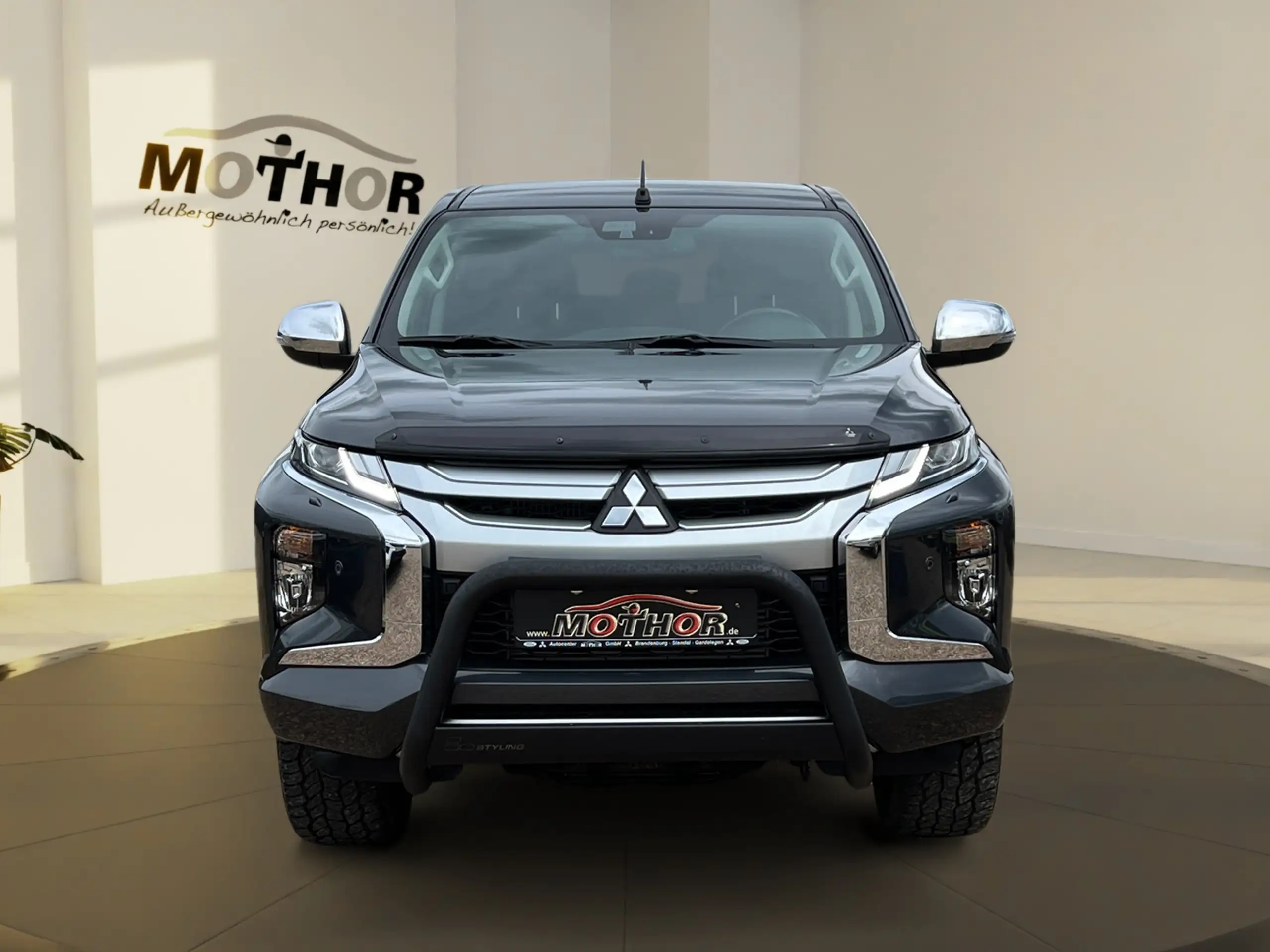 Mitsubishi - L200