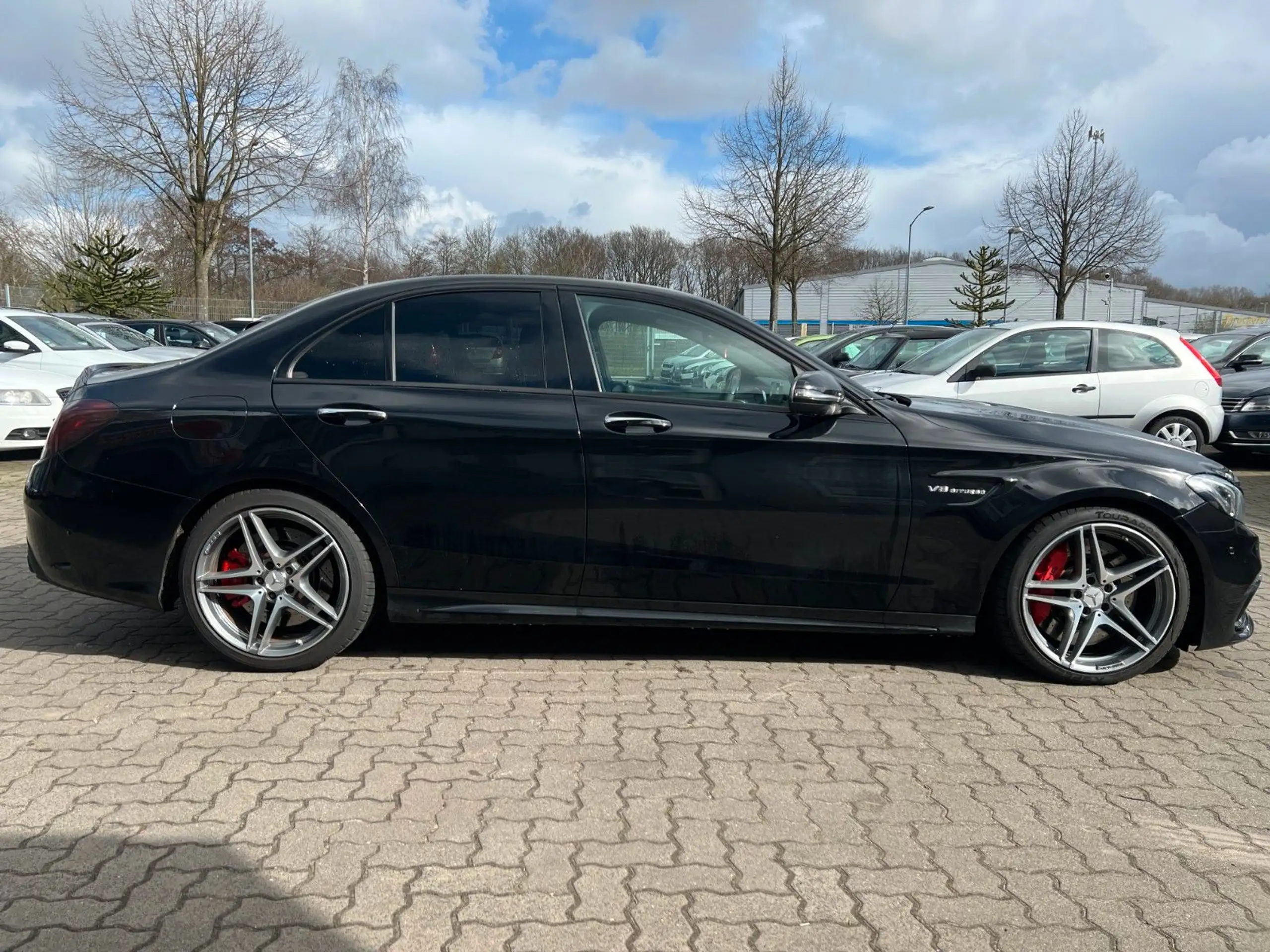 Mercedes-Benz - C 63 AMG