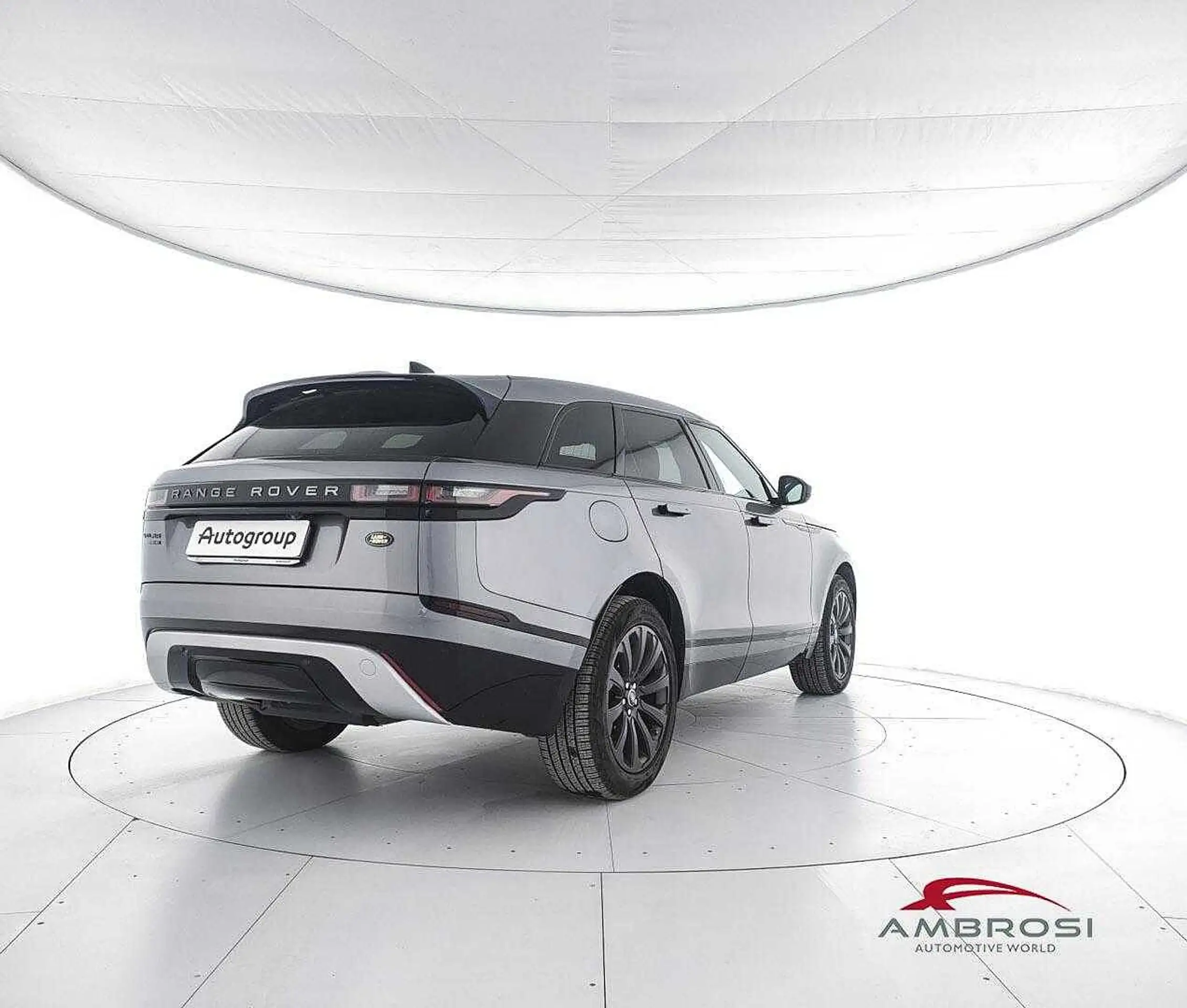 Land Rover - Range Rover Velar