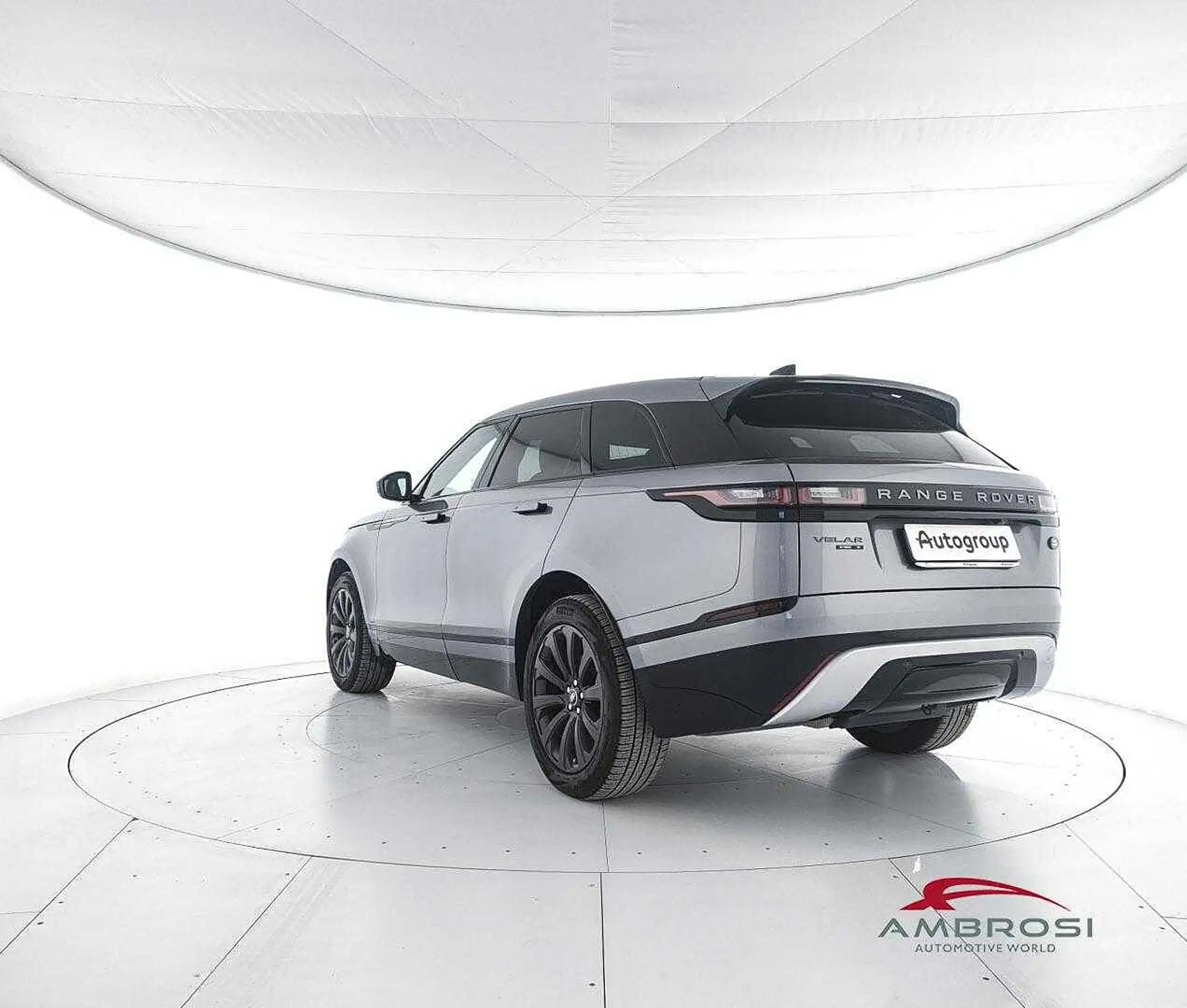 Land Rover - Range Rover Velar