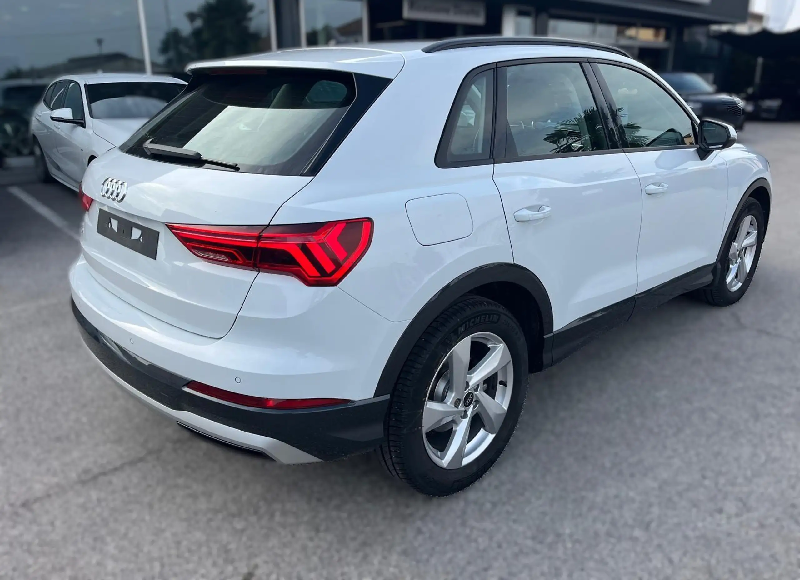 Audi - Q3