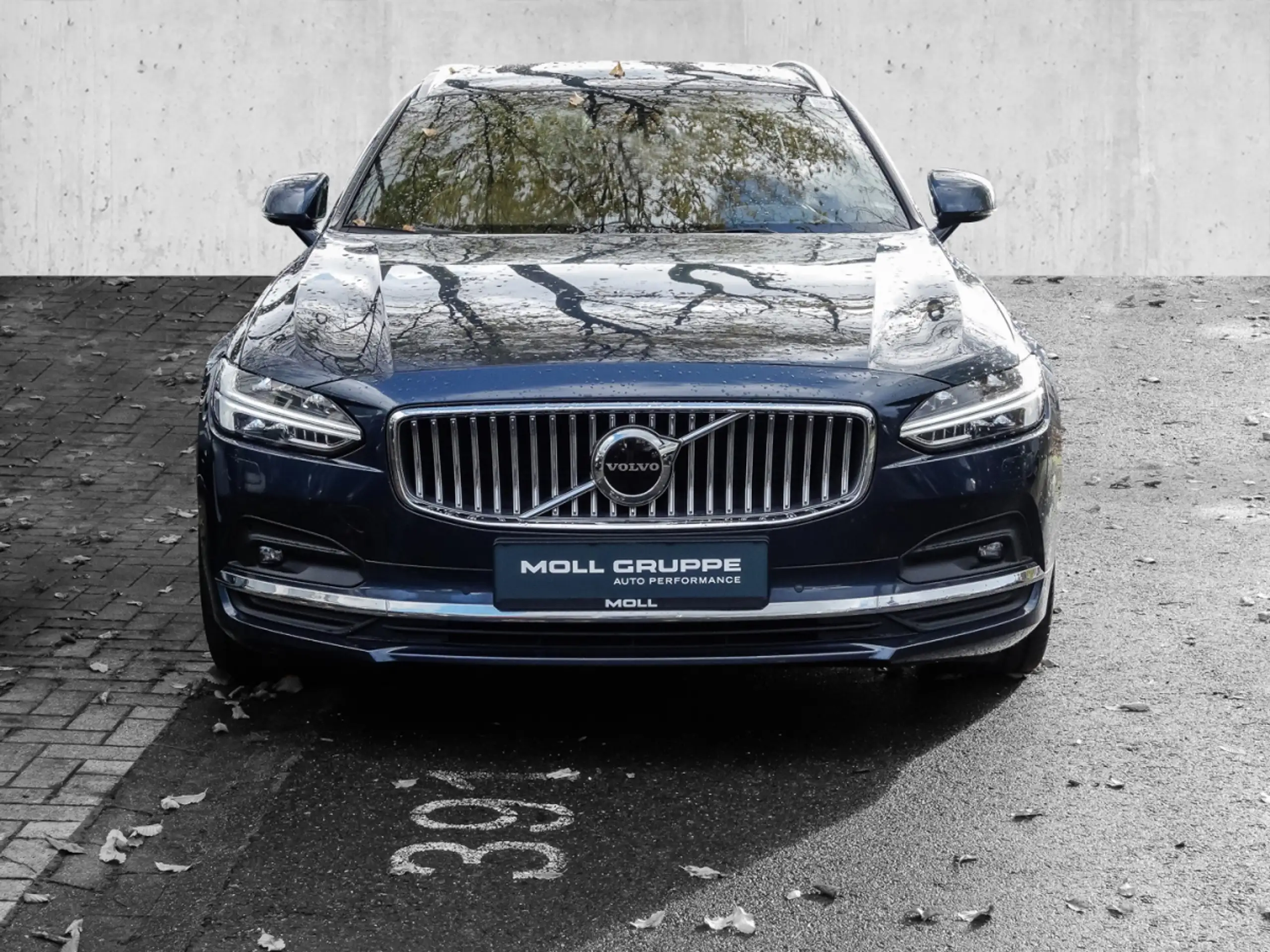 Volvo - V90