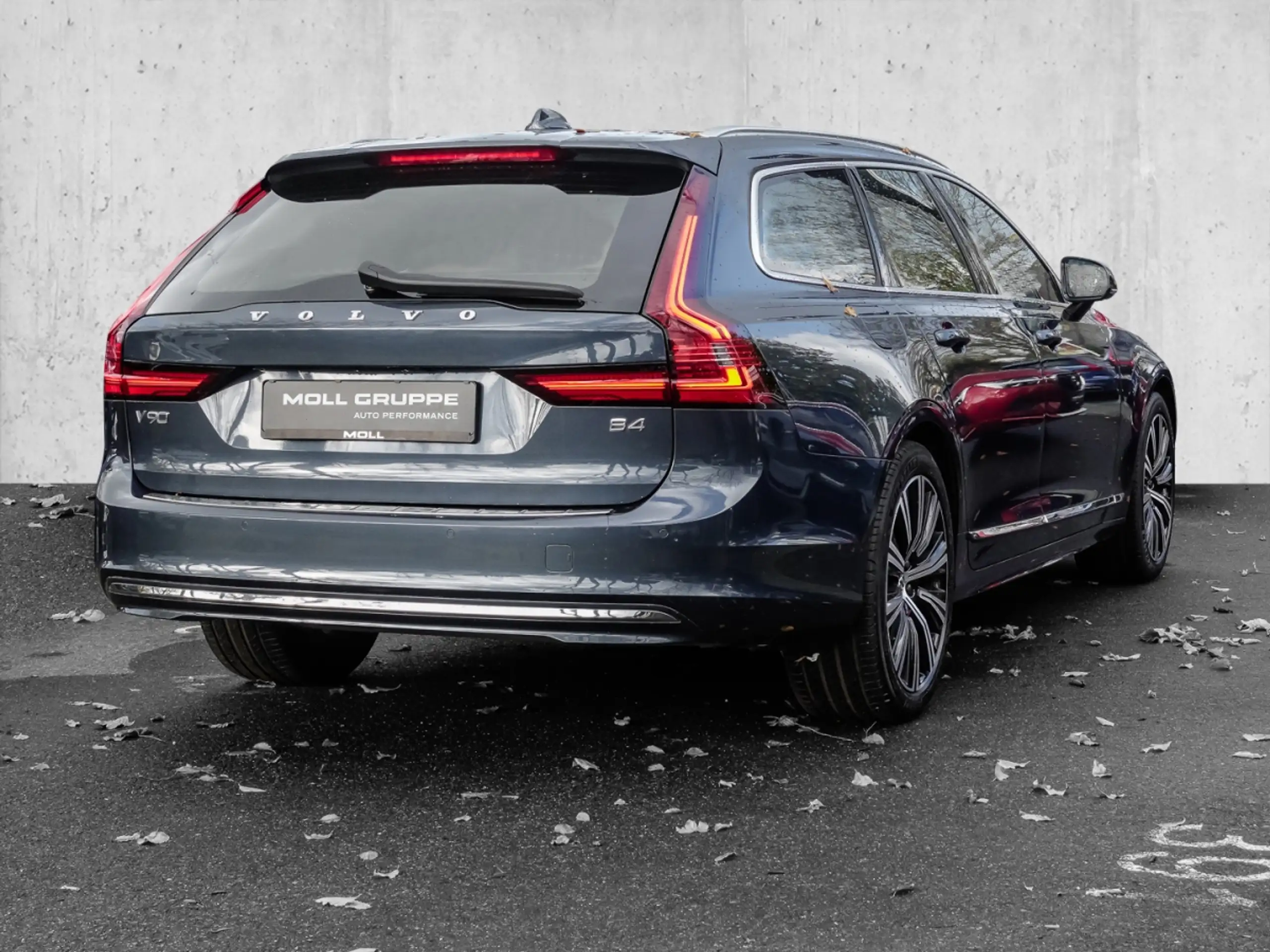 Volvo - V90