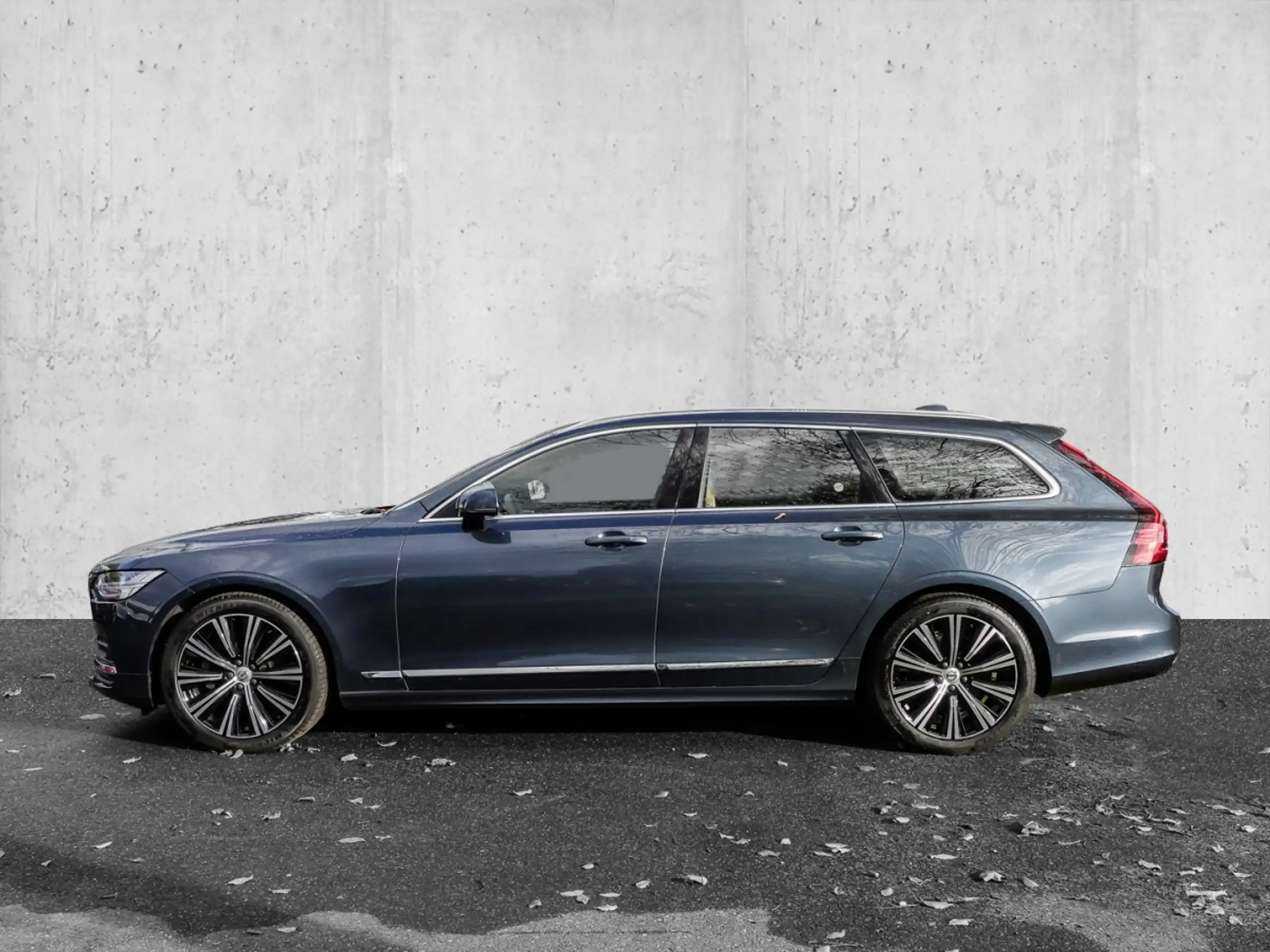 Volvo - V90