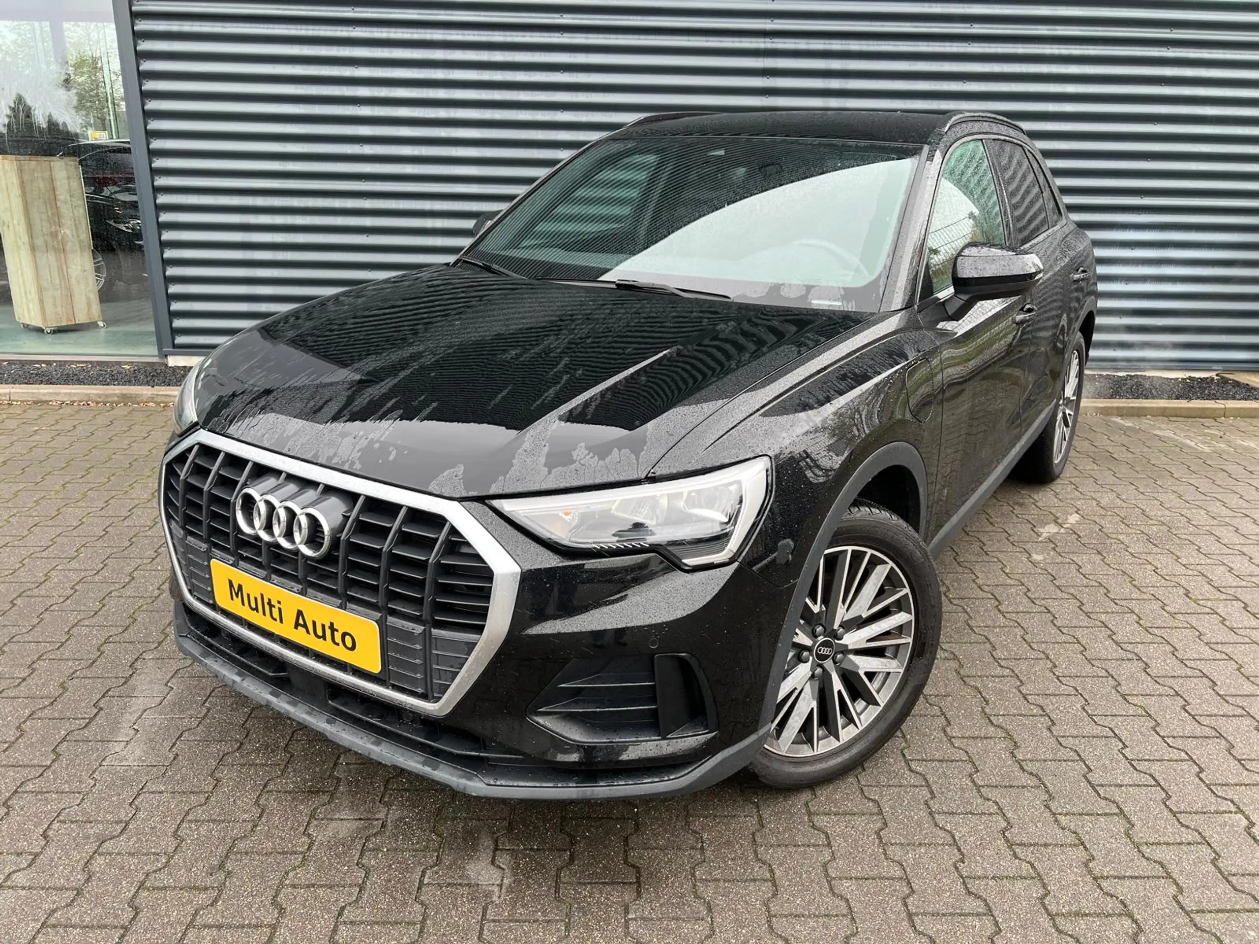 Audi - Q3