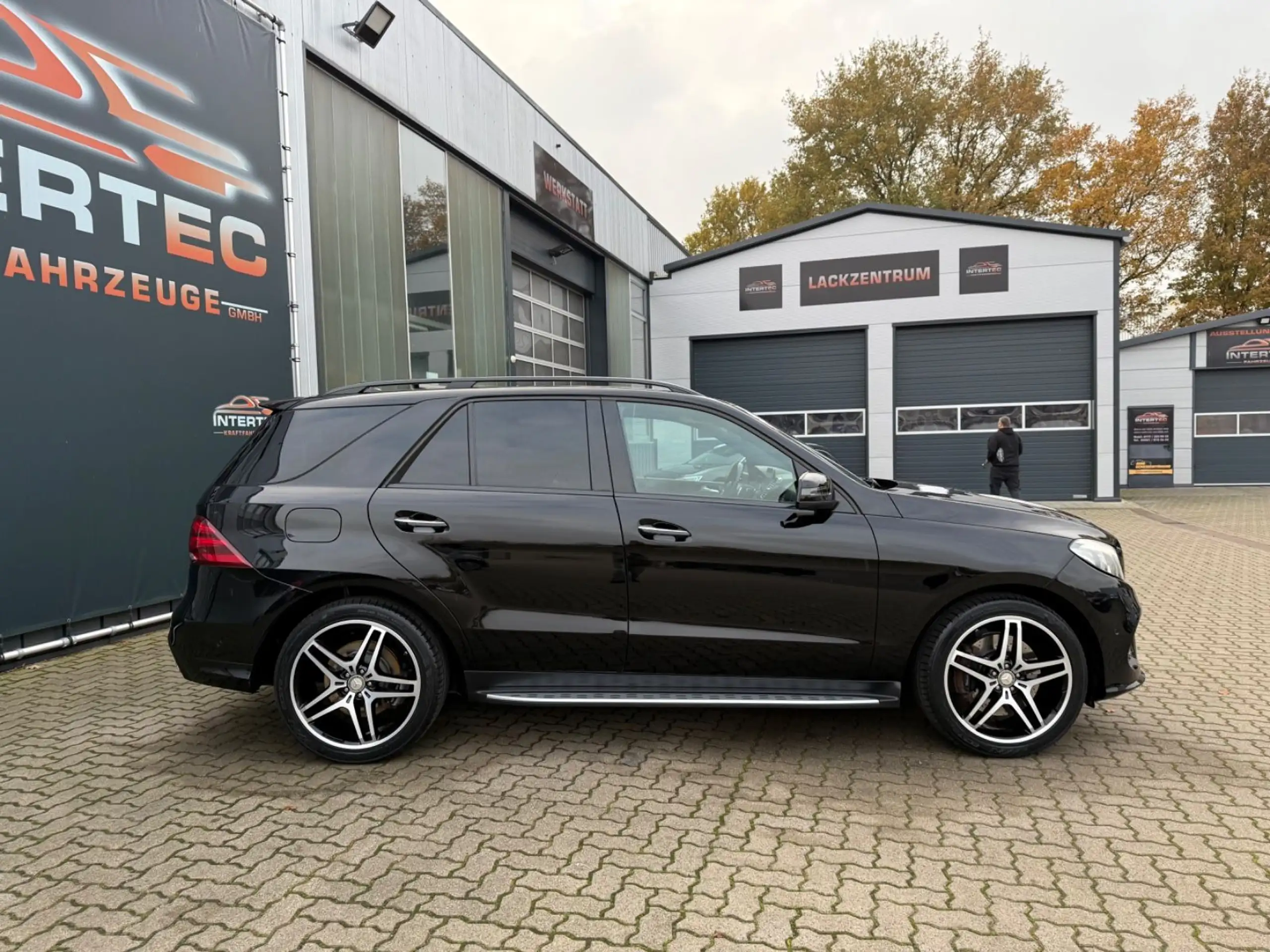 Mercedes-Benz - GLE 350