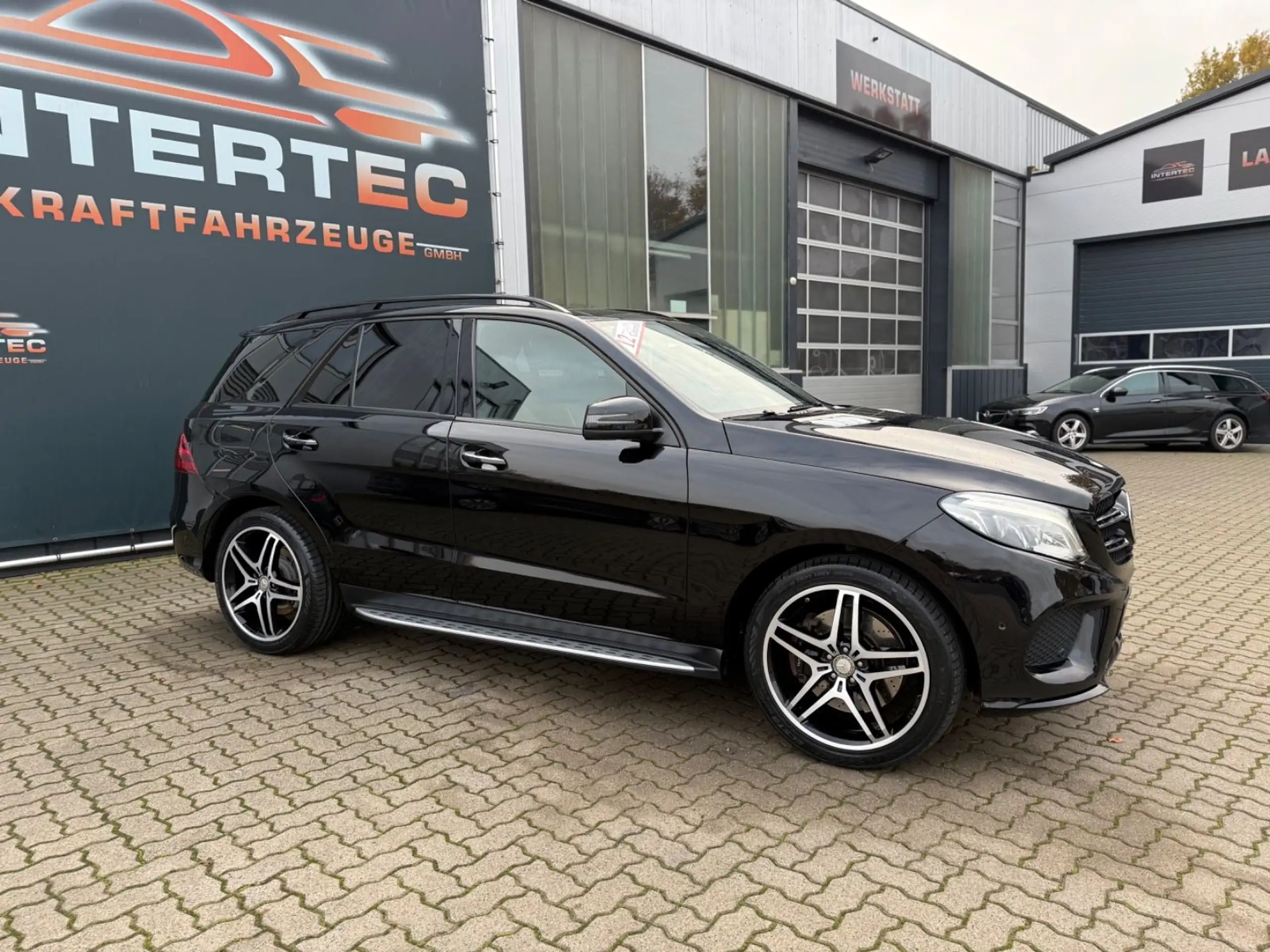 Mercedes-Benz - GLE 350