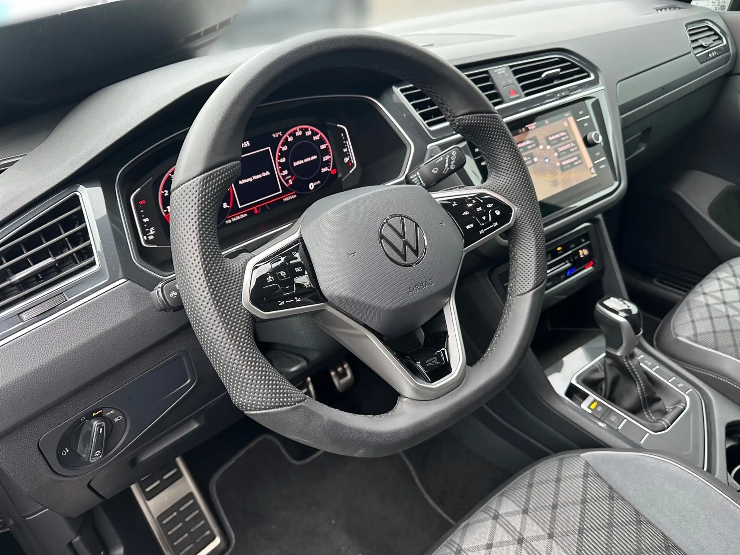 Volkswagen - Tiguan