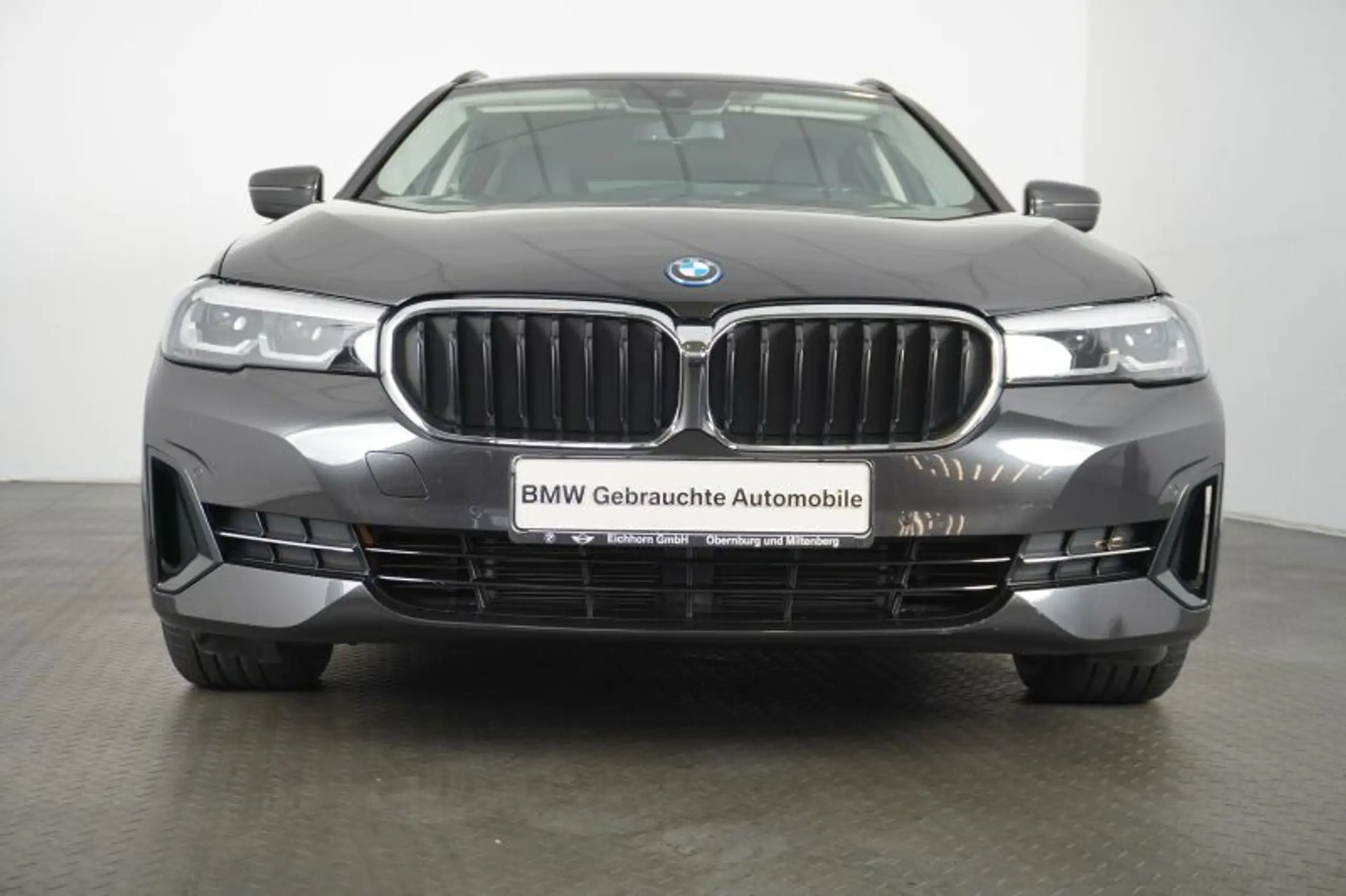 BMW - 530