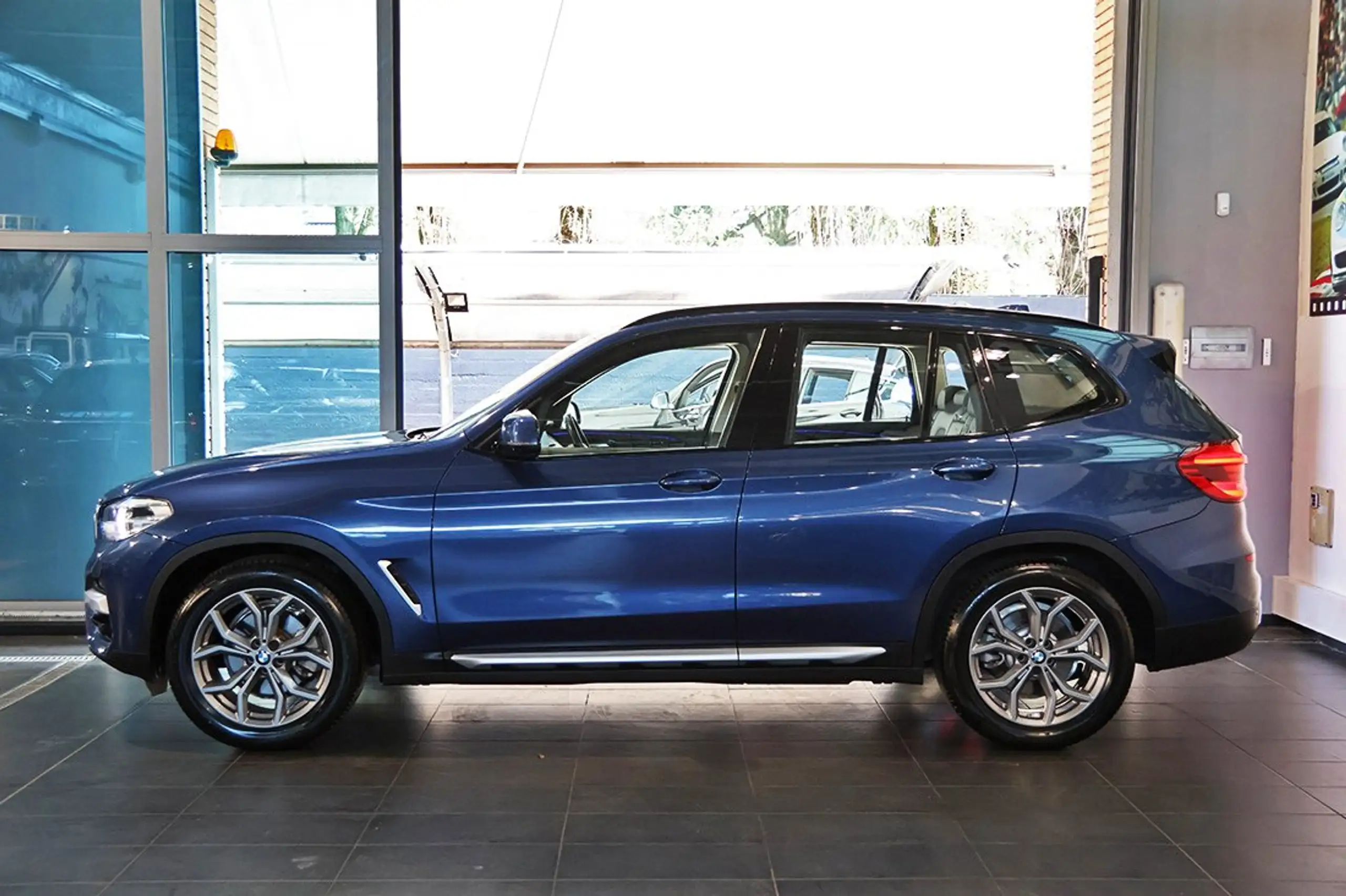 BMW - X3