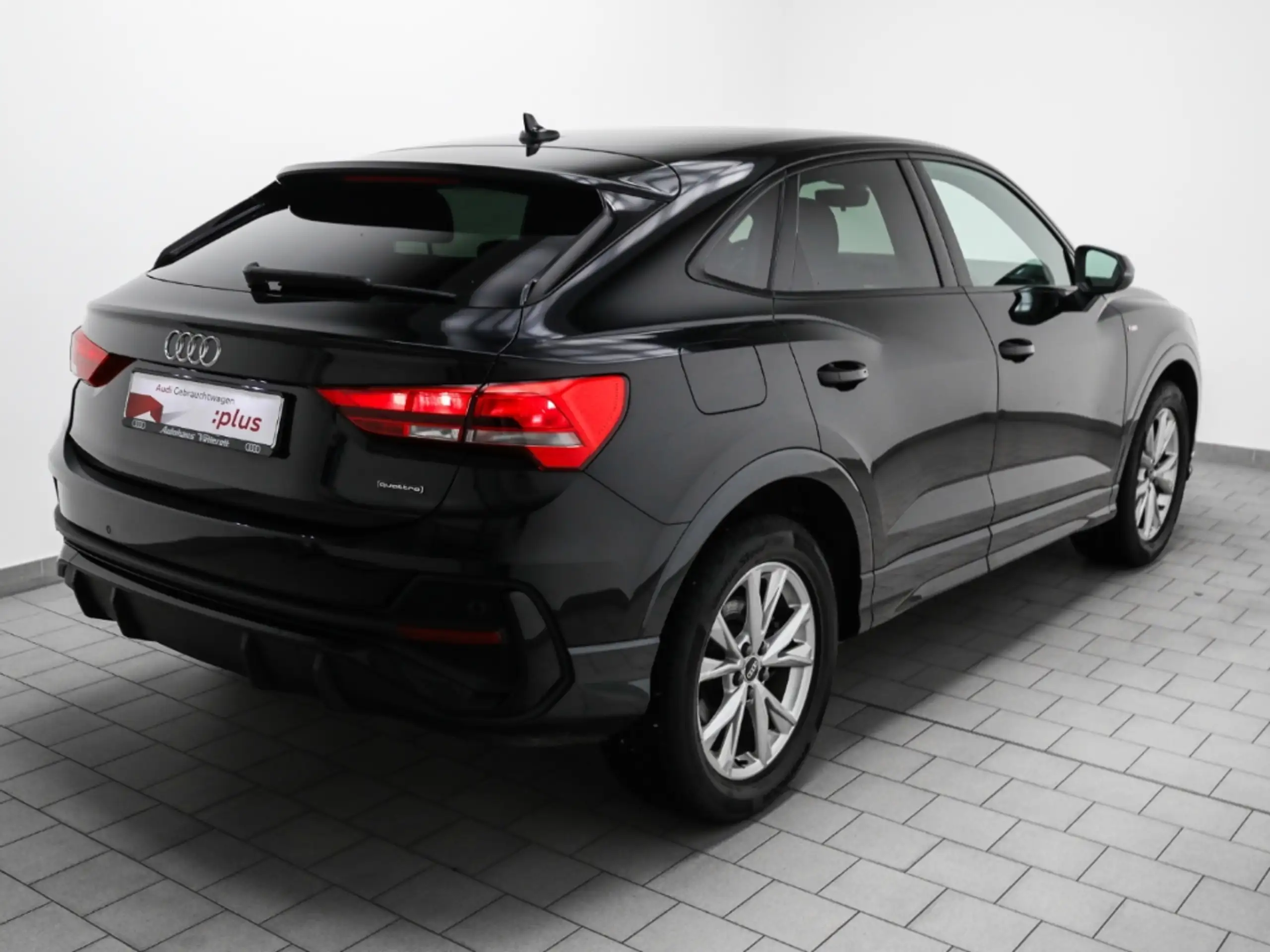 Audi - Q3