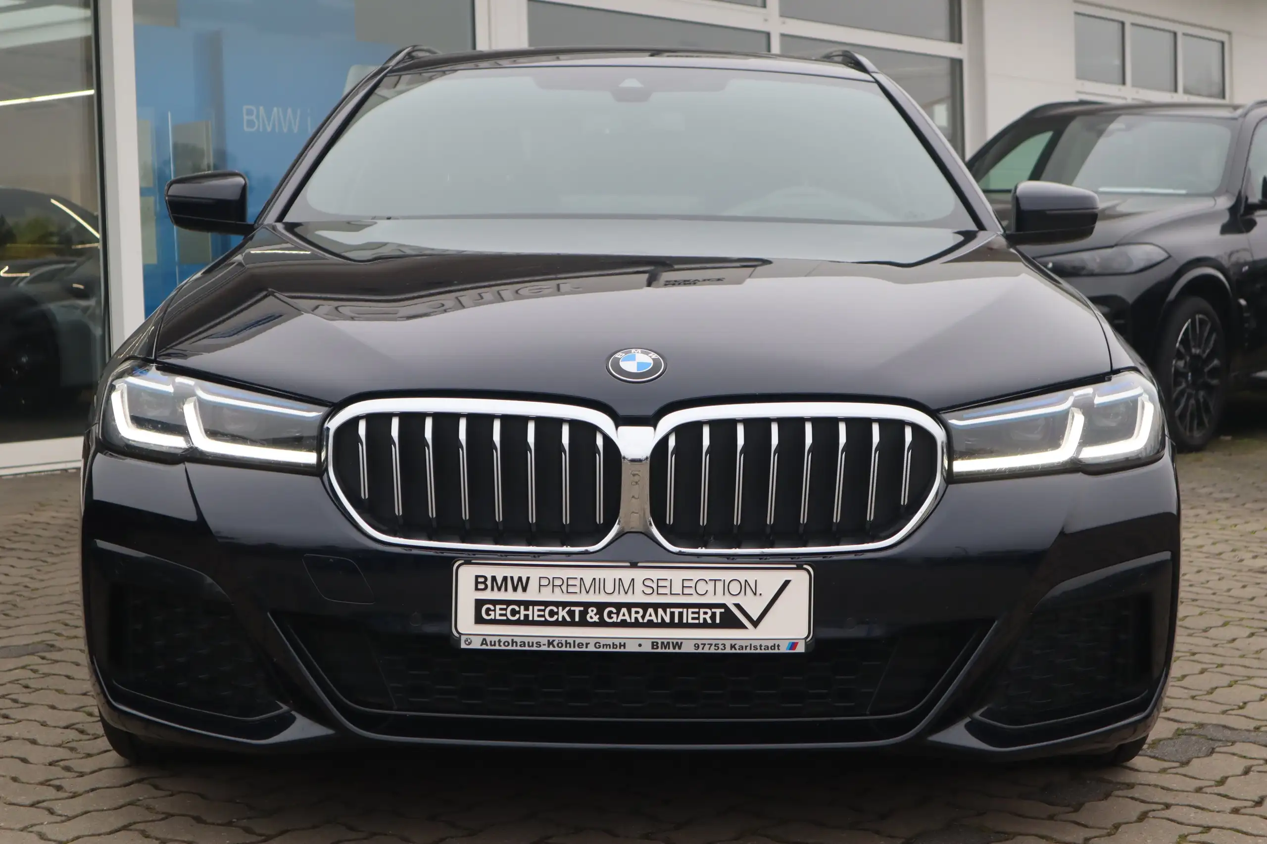 BMW - 530