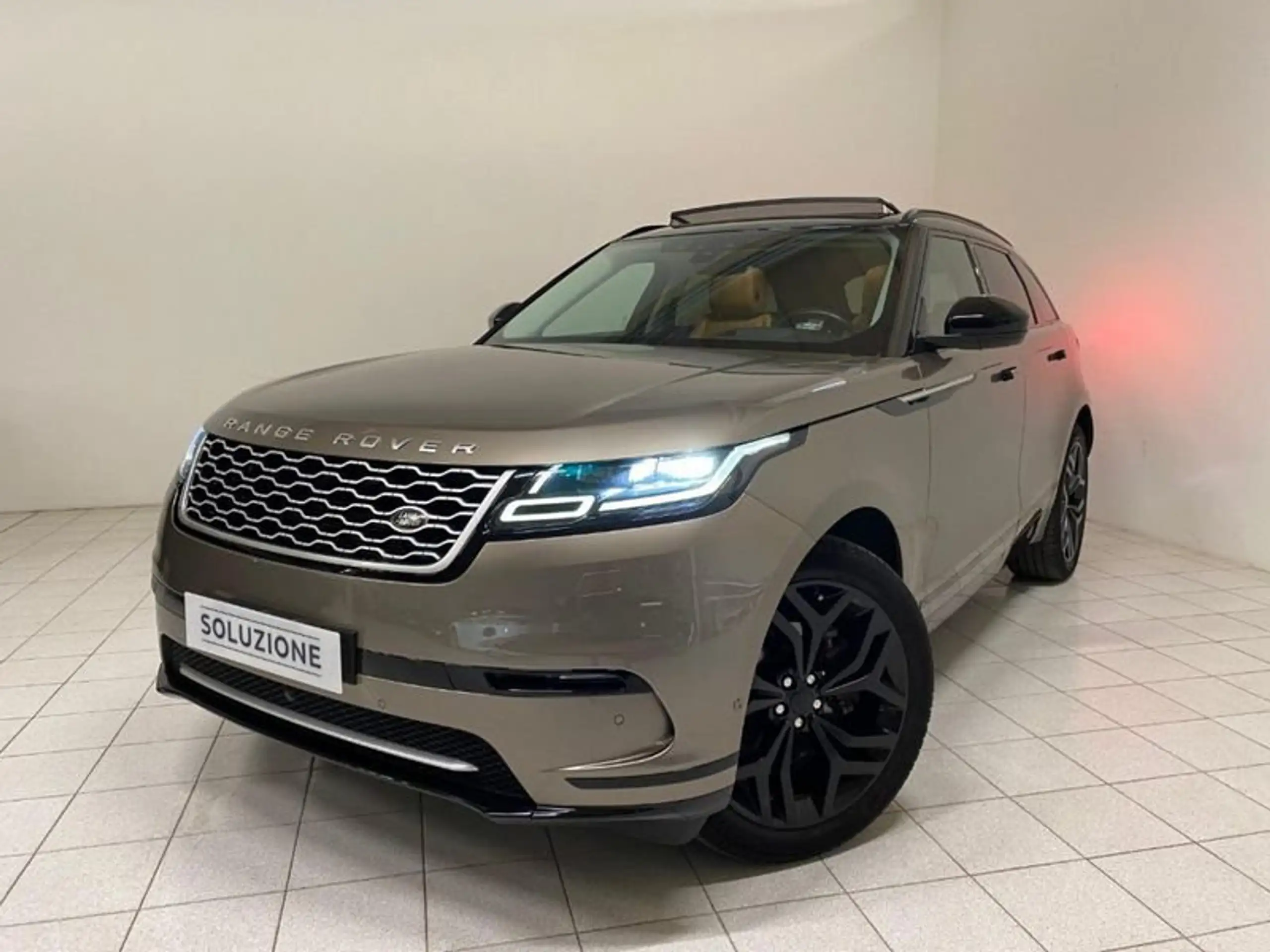 Land Rover - Range Rover Velar