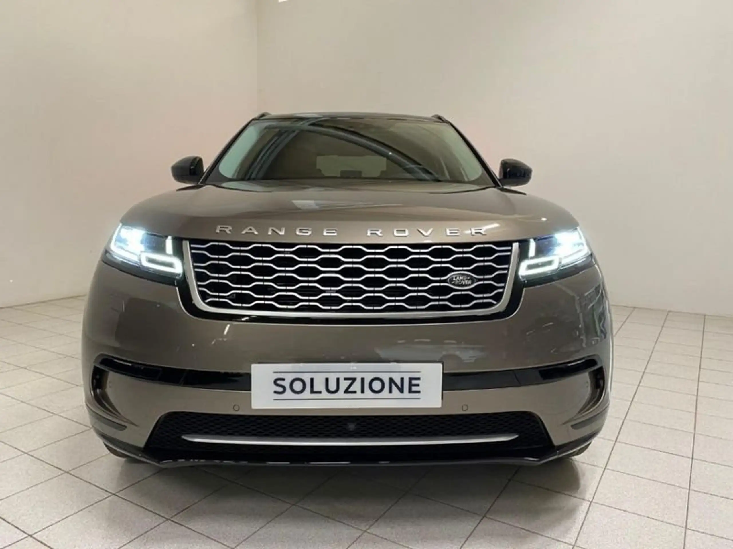 Land Rover - Range Rover Velar