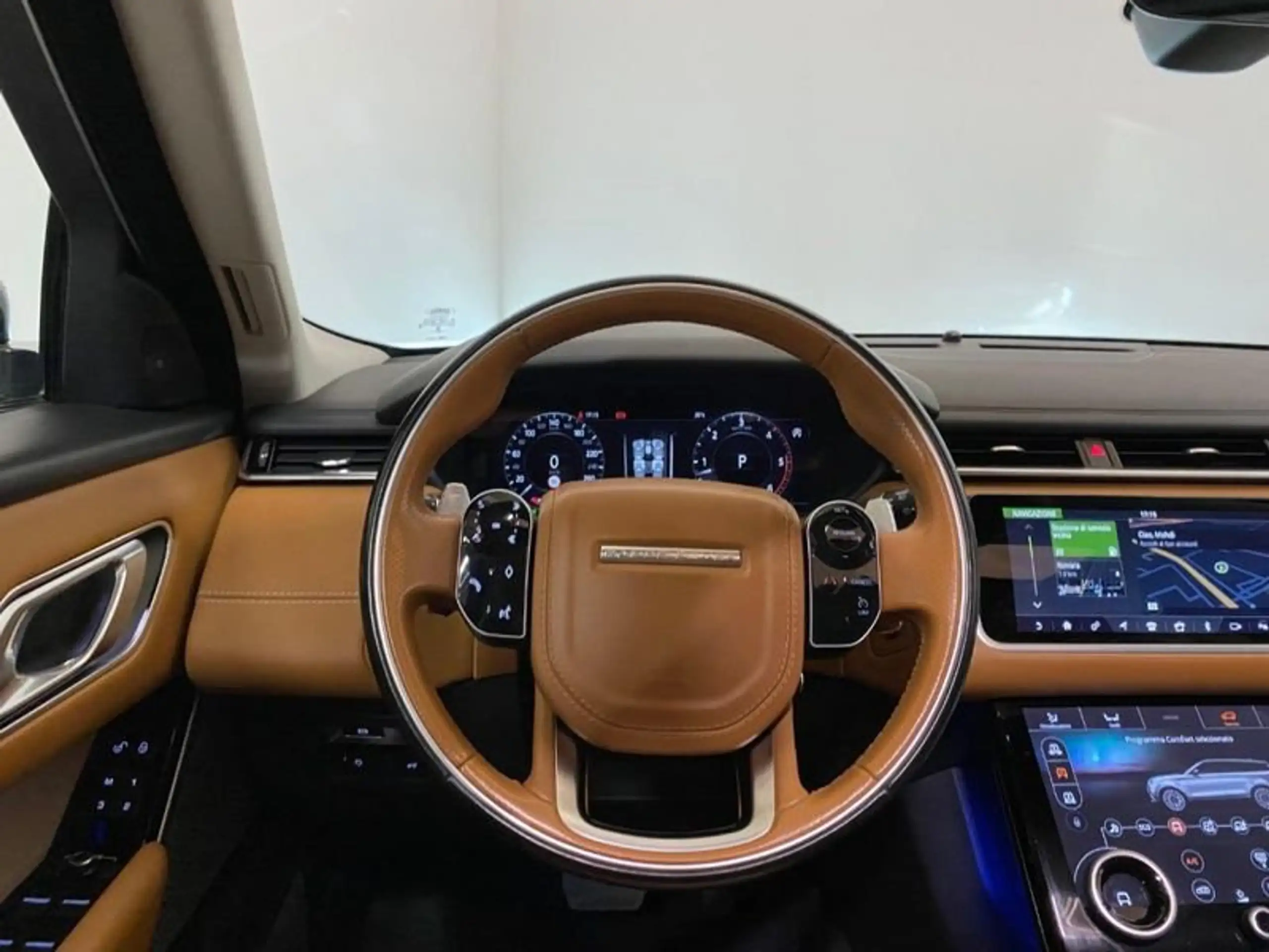 Land Rover - Range Rover Velar