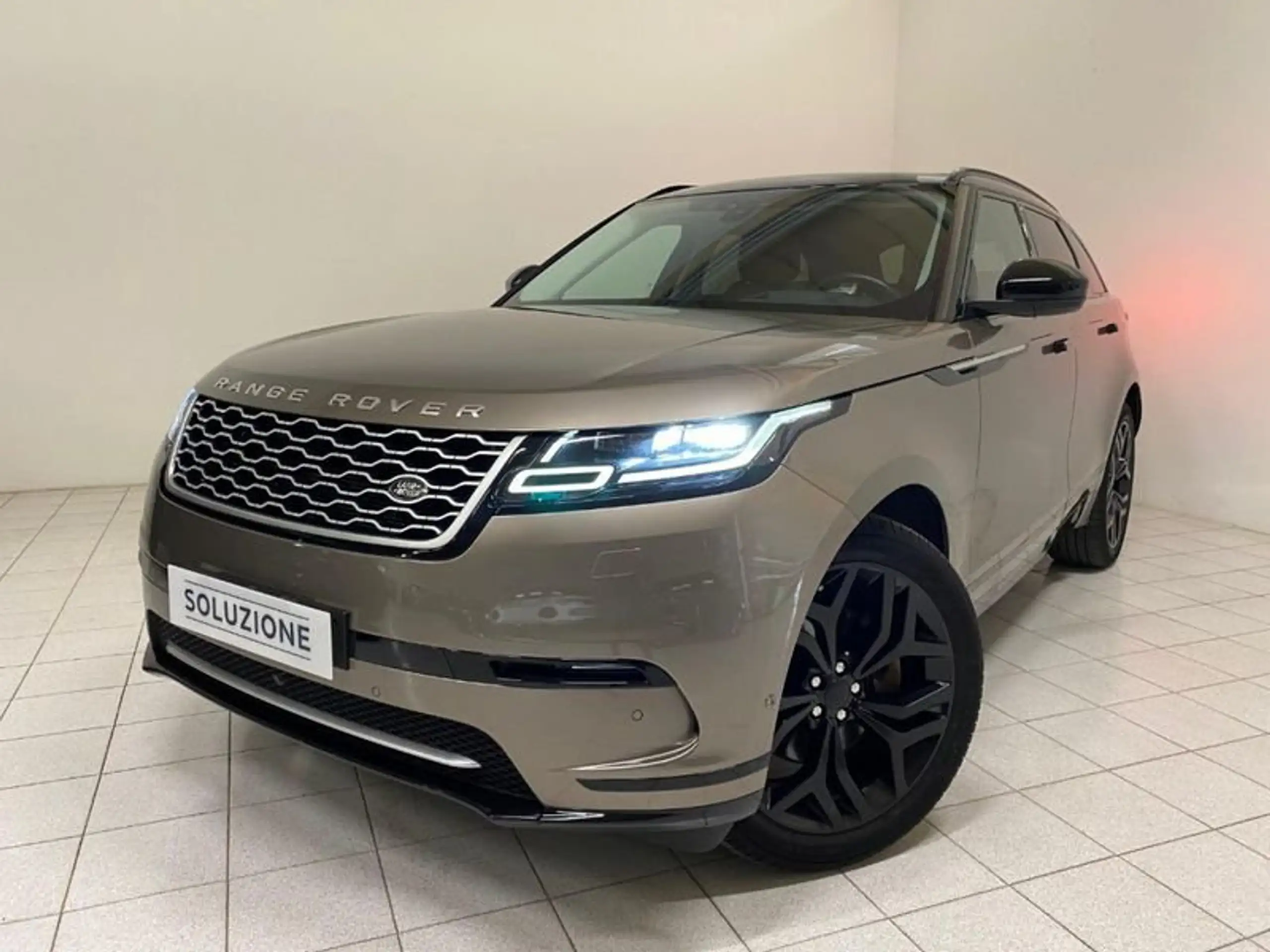 Land Rover - Range Rover Velar