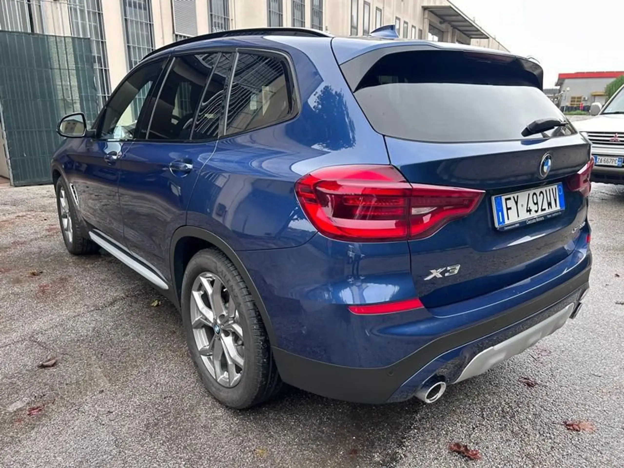 BMW - X3