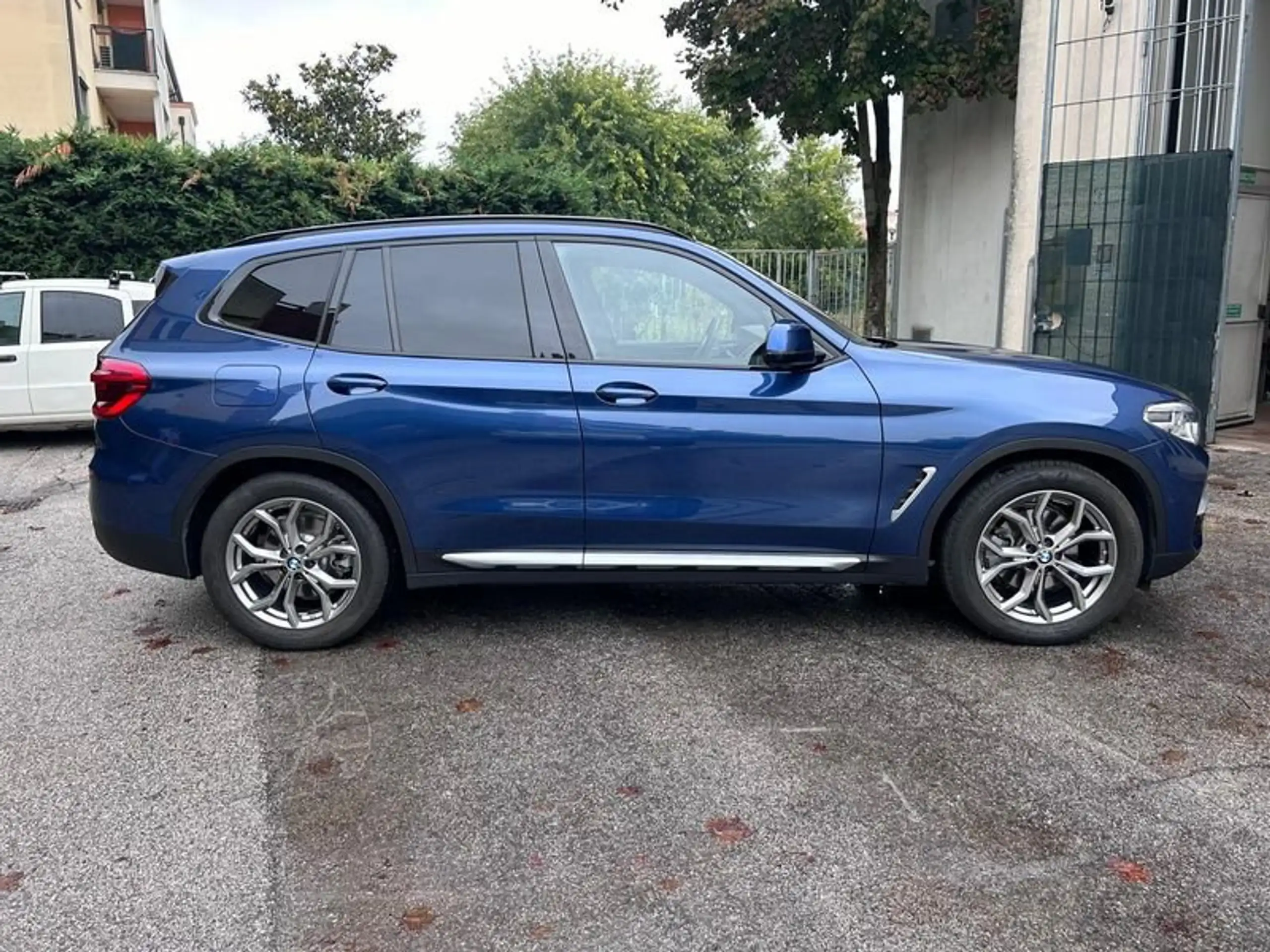 BMW - X3