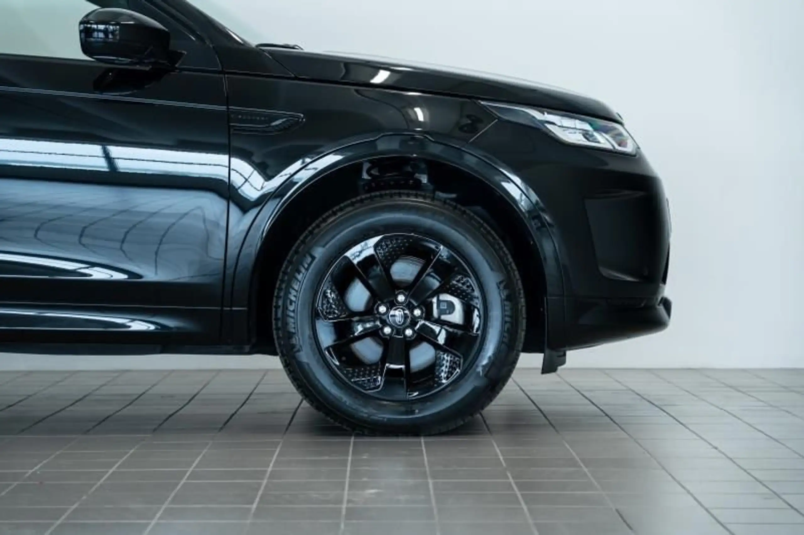 Land Rover - Discovery Sport