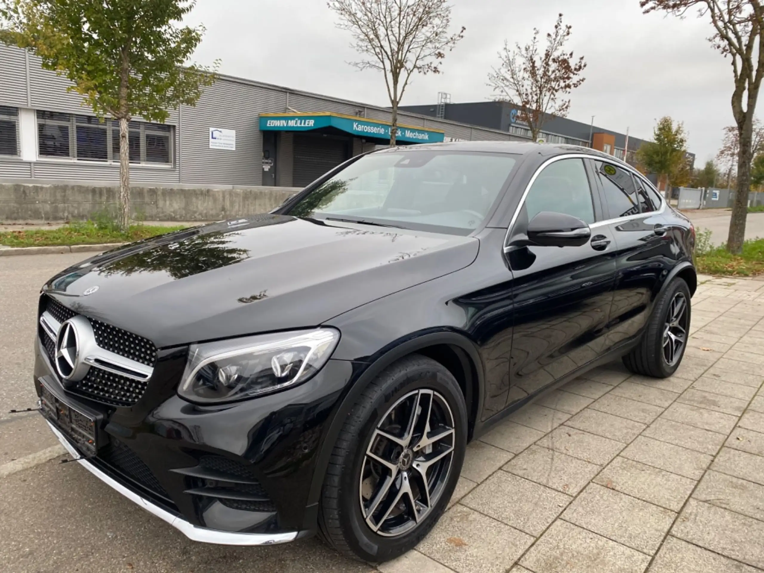 Mercedes-Benz - GLC 350