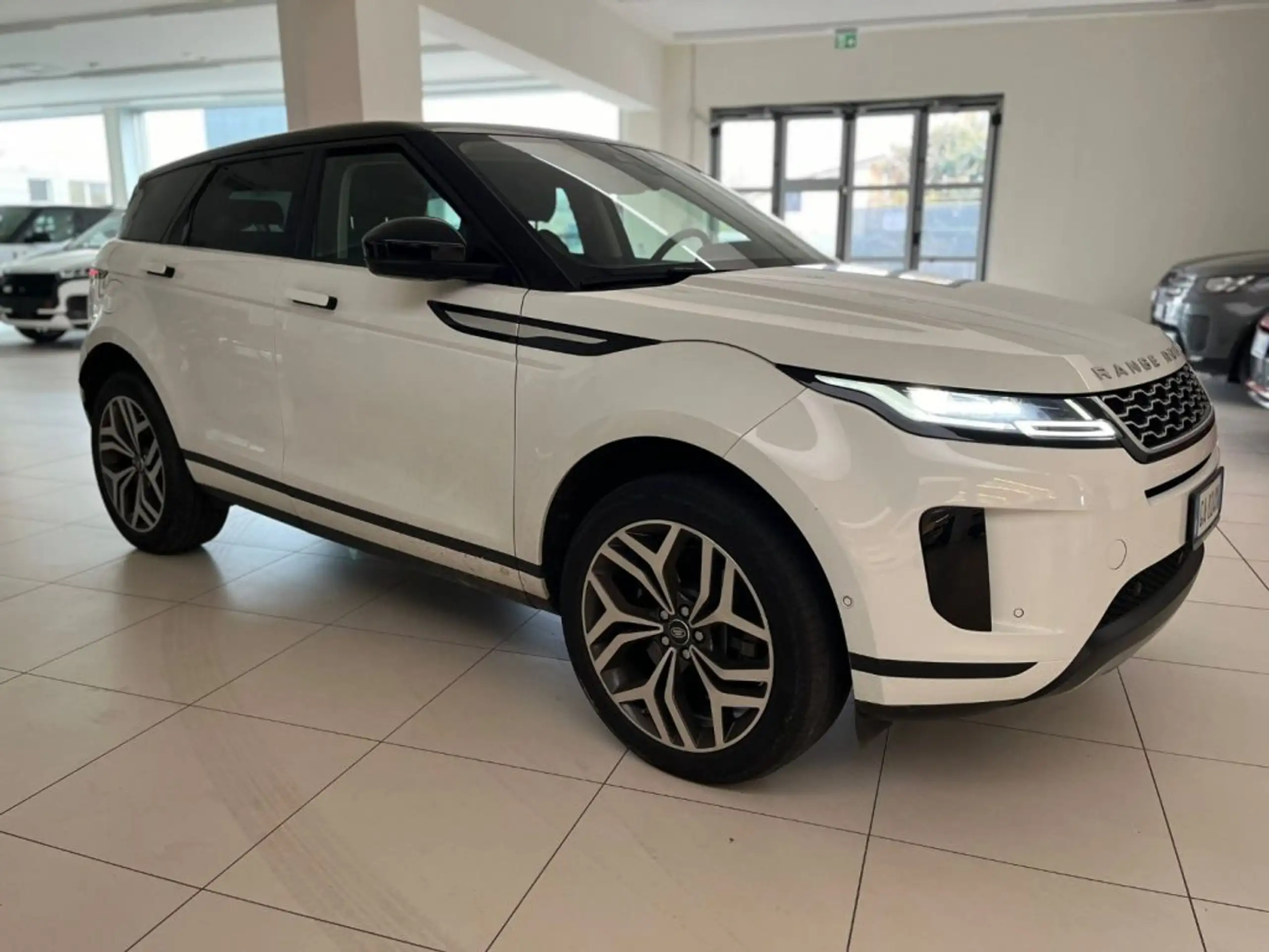 Land Rover - Range Rover Evoque