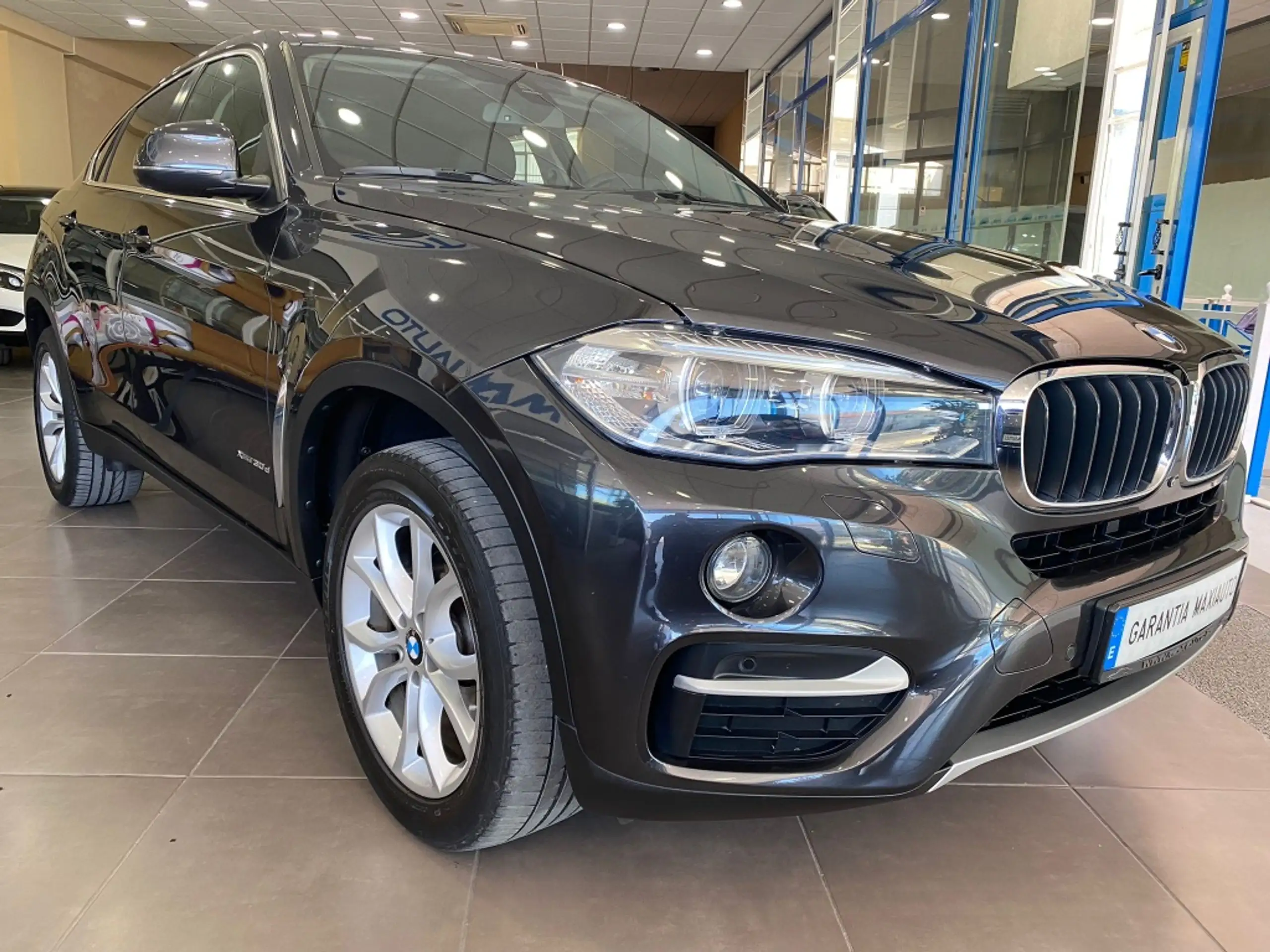 BMW - X6