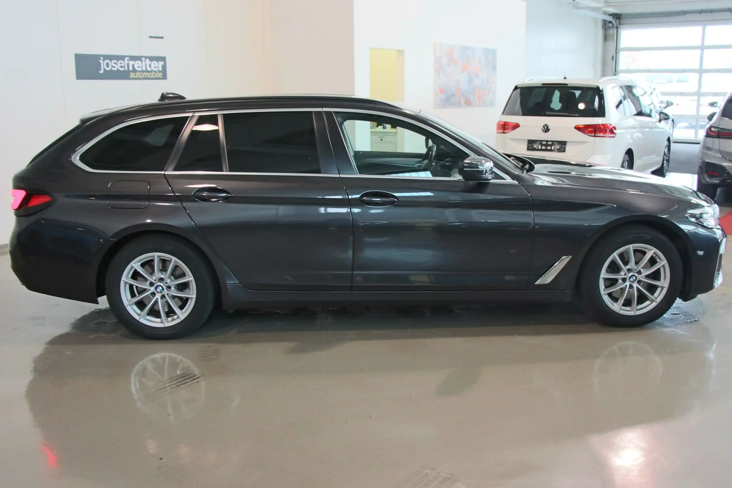 BMW - 520