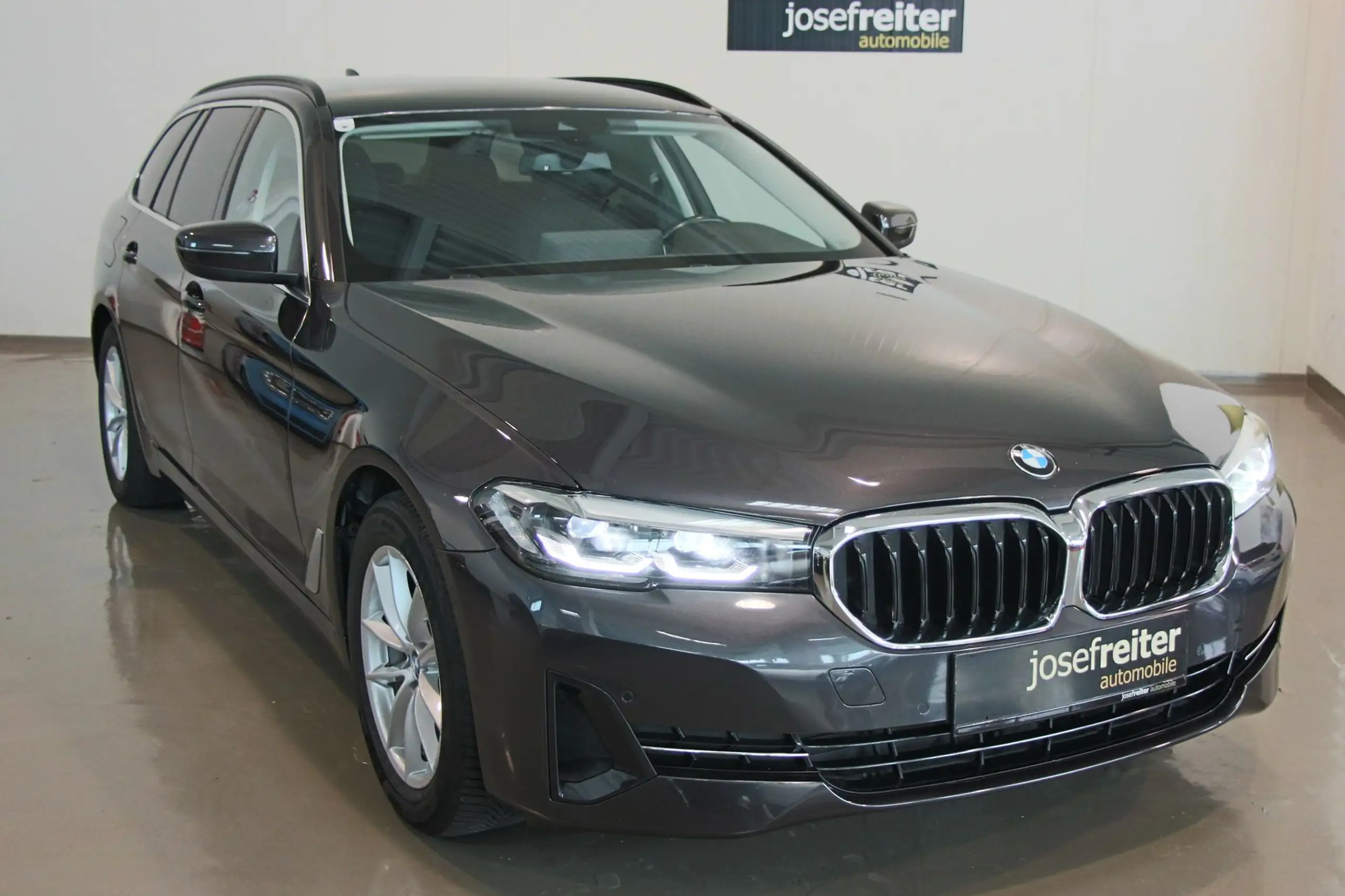 BMW - 520