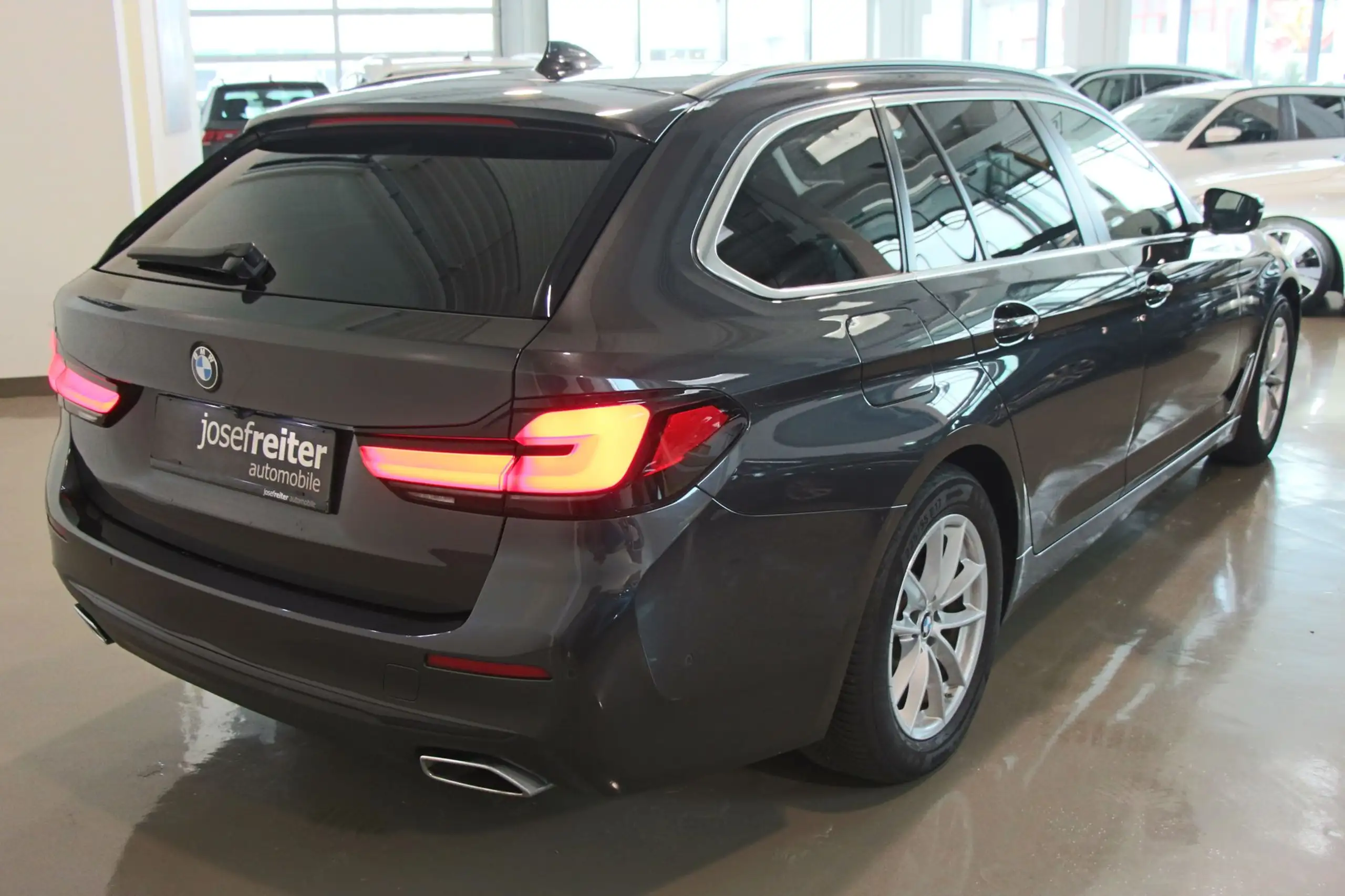 BMW - 520